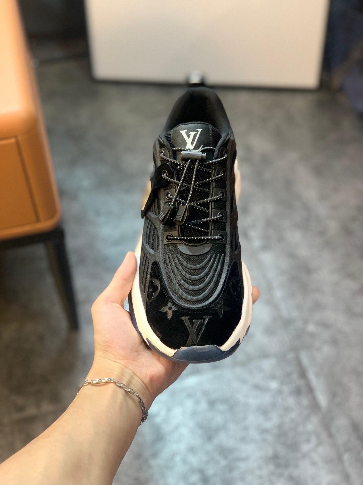 Black casual fashion men's and women's thick-soled sneakers