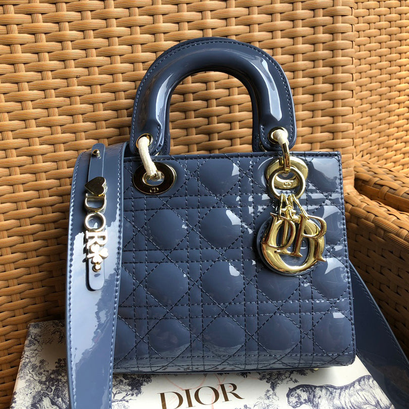 Classic patent-leather Diana bag XC16053102