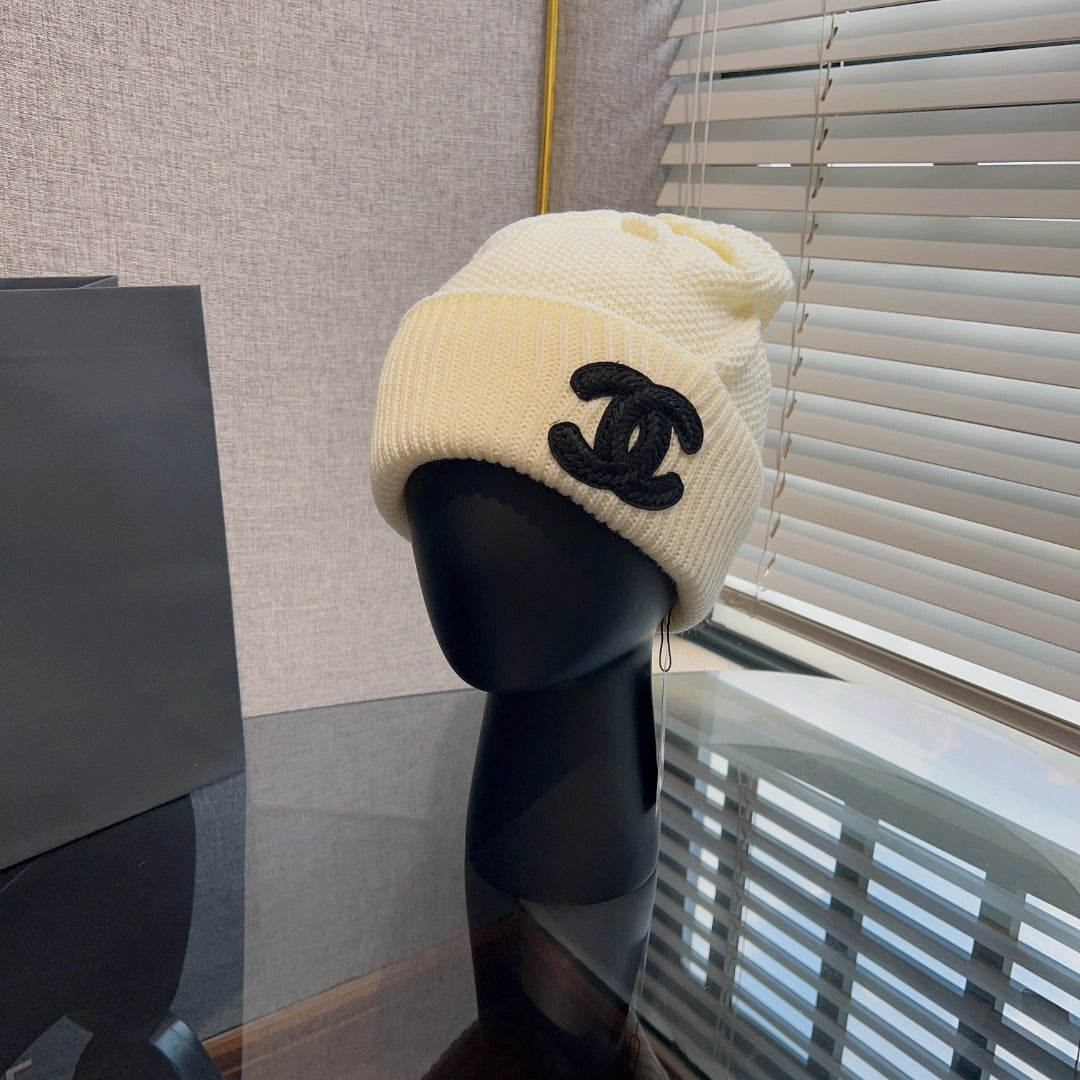 23A New Solid Color Double C Cashmere Knitted Beanie Cold Cap XC1823083002