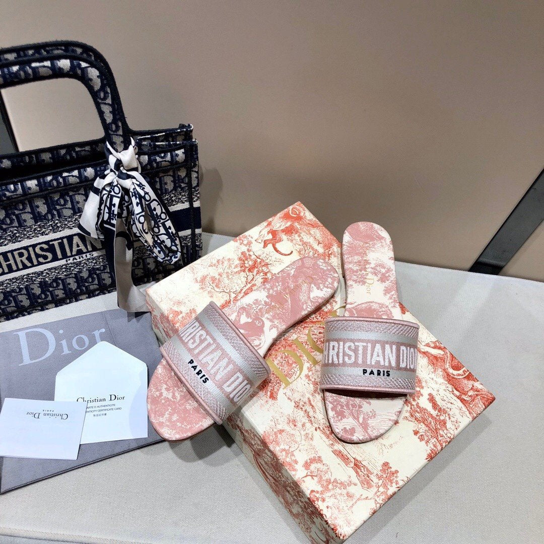 Jacquard Embroidered Slippers