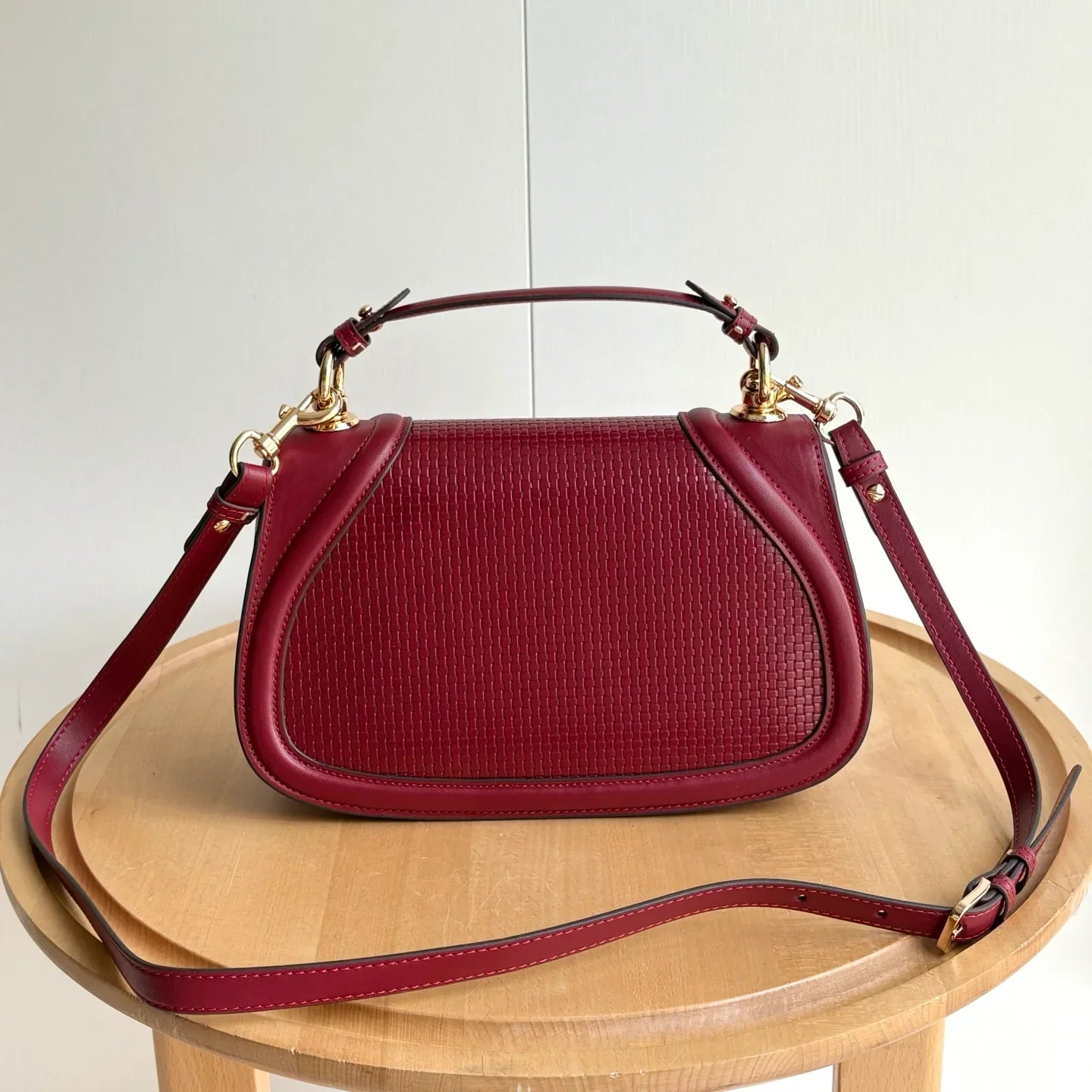 New Saddle Flap Woven Bag 1025043003