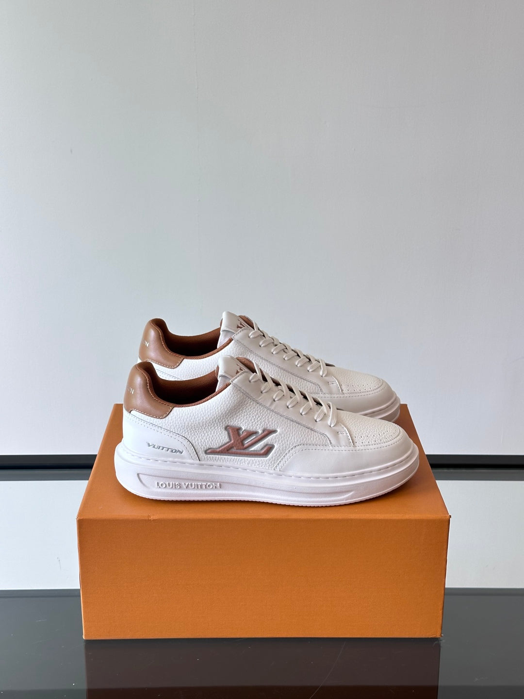LV  Beverly Hills Sneaker 1825052108
