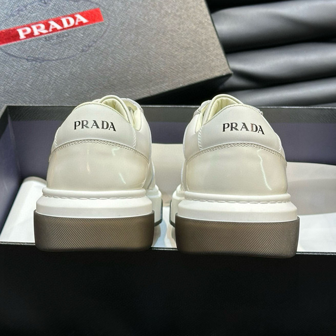 PR sneakers 1825052804