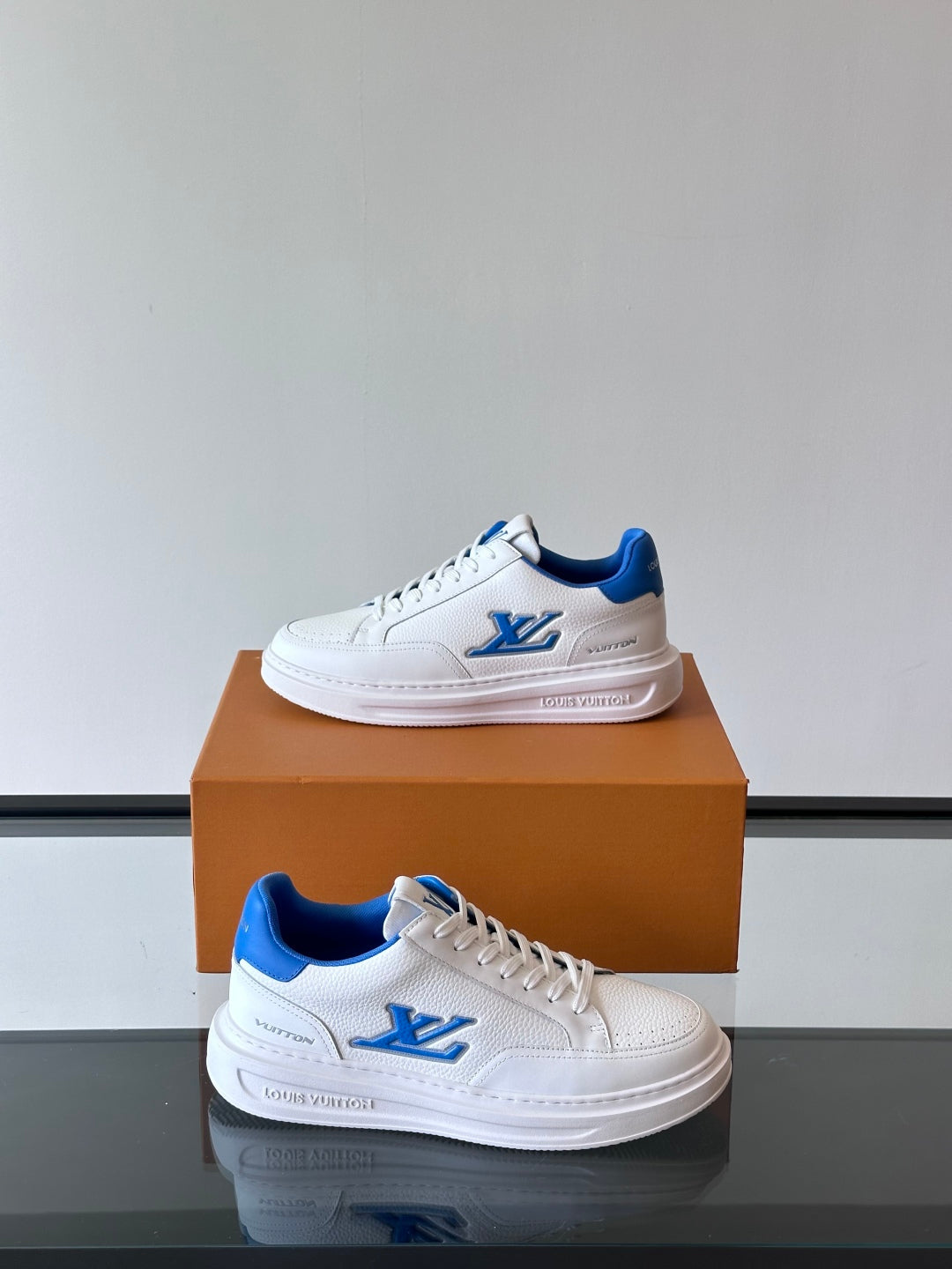 LV  Beverly Hills Sneaker 1825052108