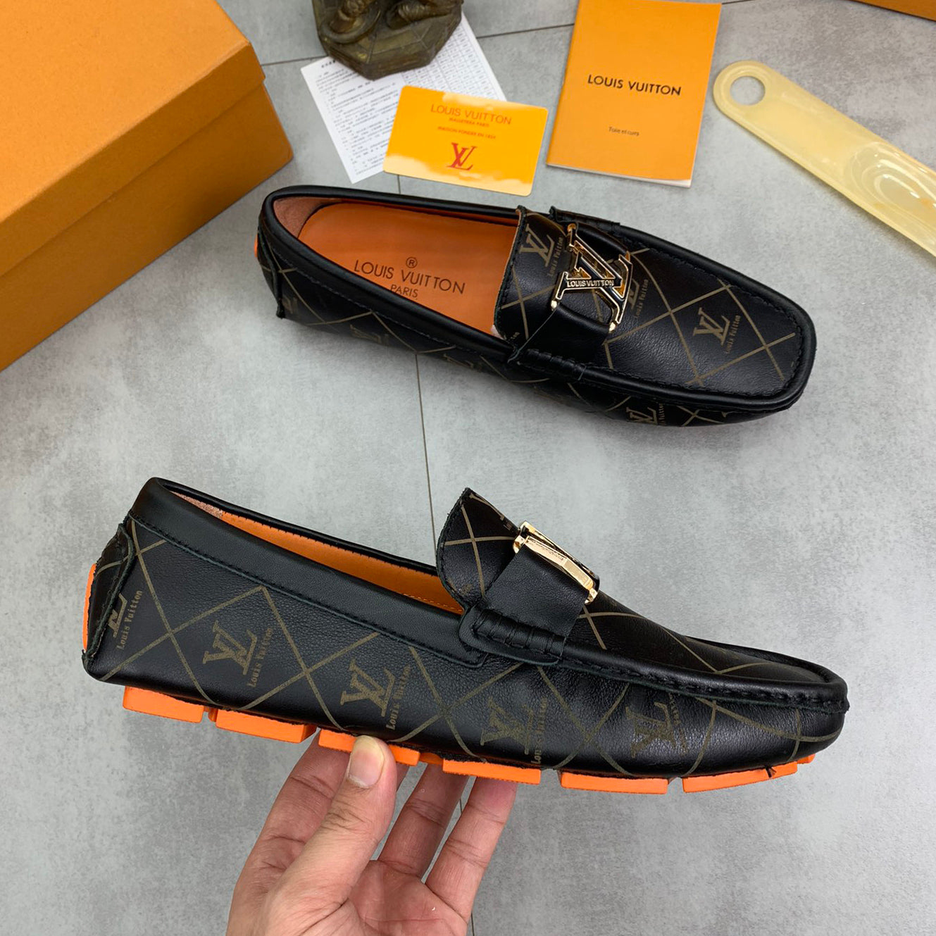 New High Grade Fashion V Logo Men's Loafers XC1823111403