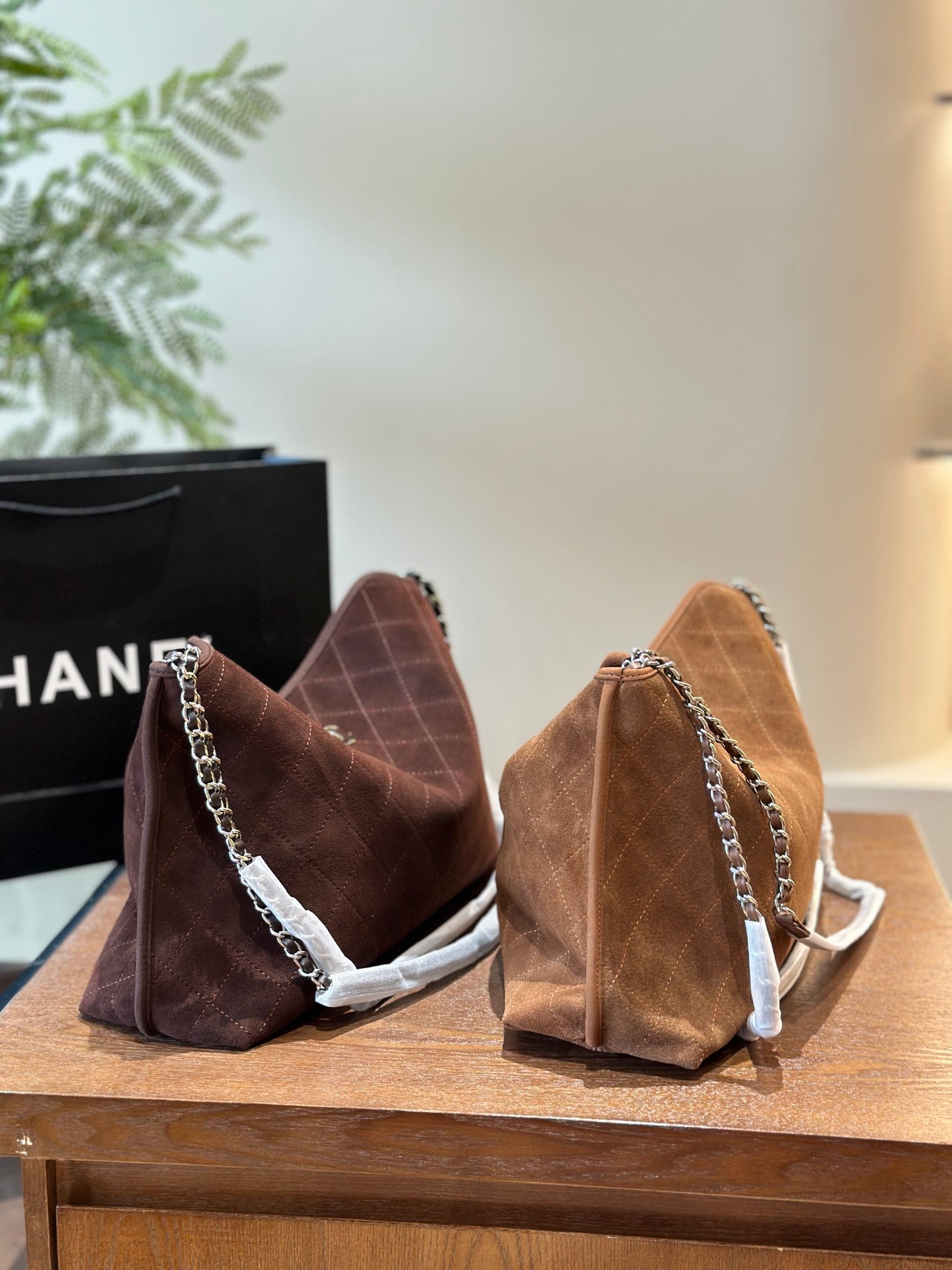 CNL VINT AGE HOBO 1825042907