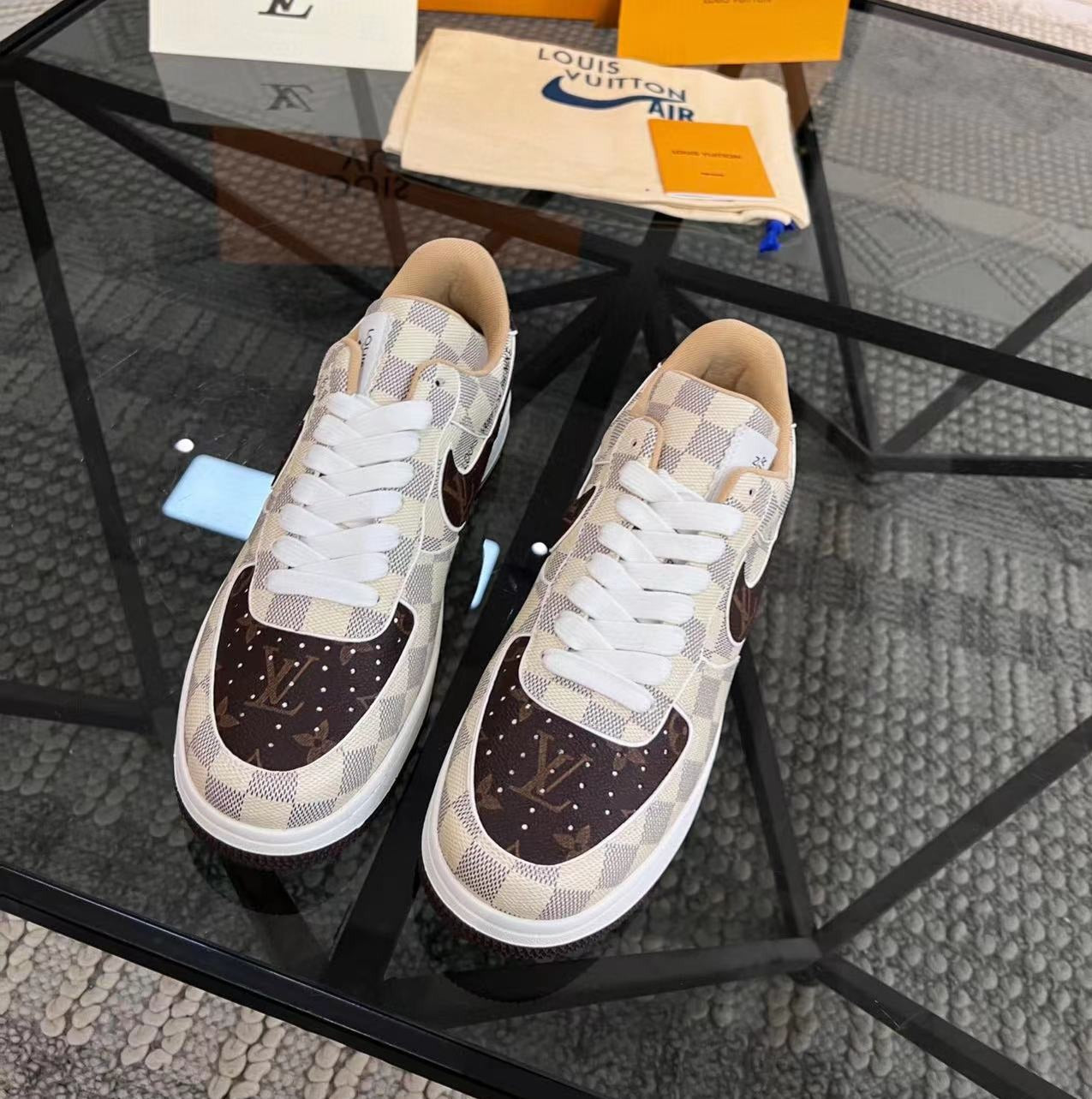 Fashion Casual Brown V& Jointly Signed Sneakers V02