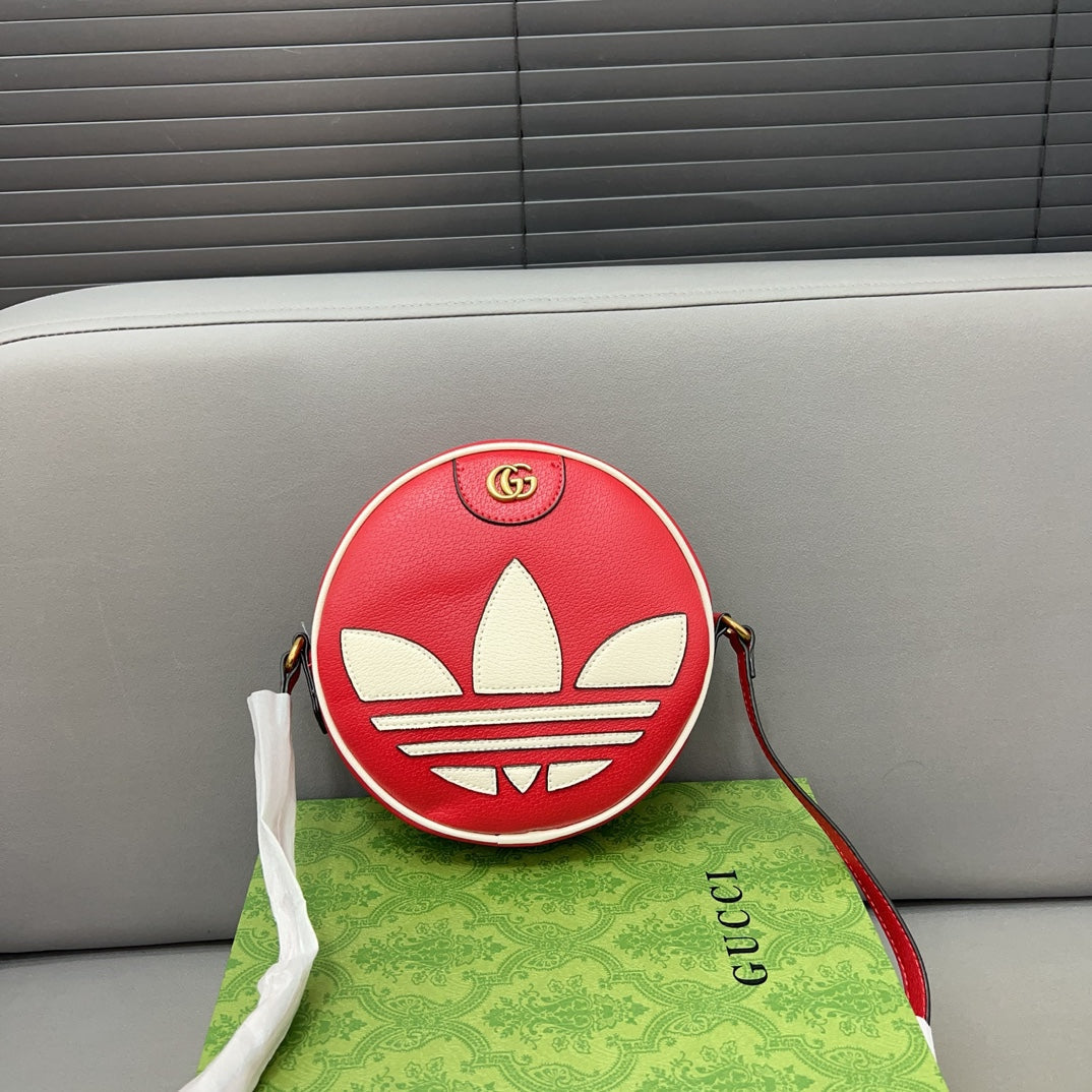 Co-branded round bag crossbody bag 1824042108