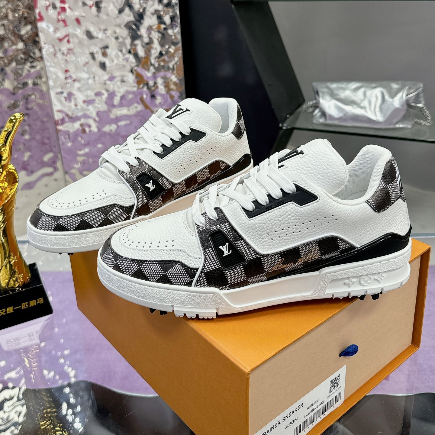 LV Trainer Sneaker 1824120916