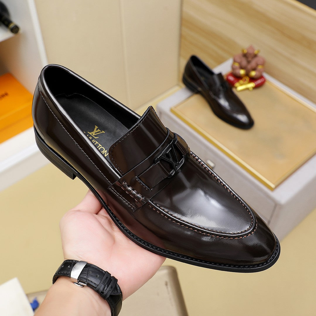 LV  Bright Leather Loafer 1825022804