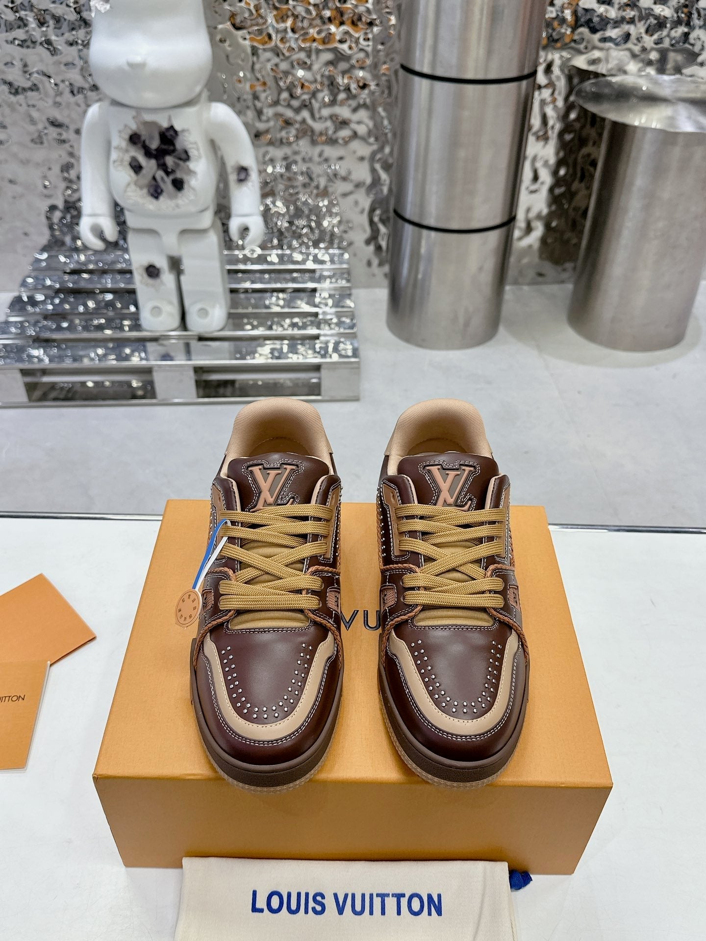 LV Trainer Sneaker 1825041702