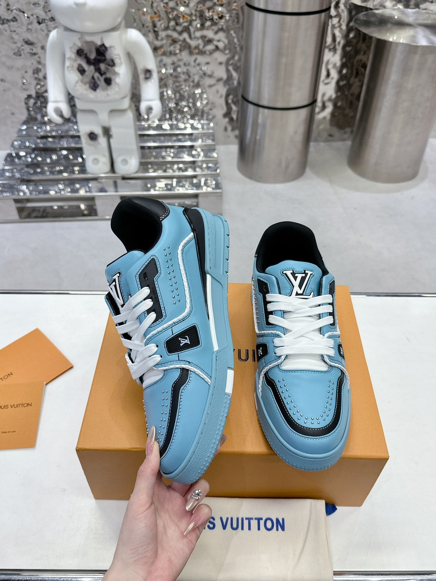 LV Trainer Sneaker 1825041702