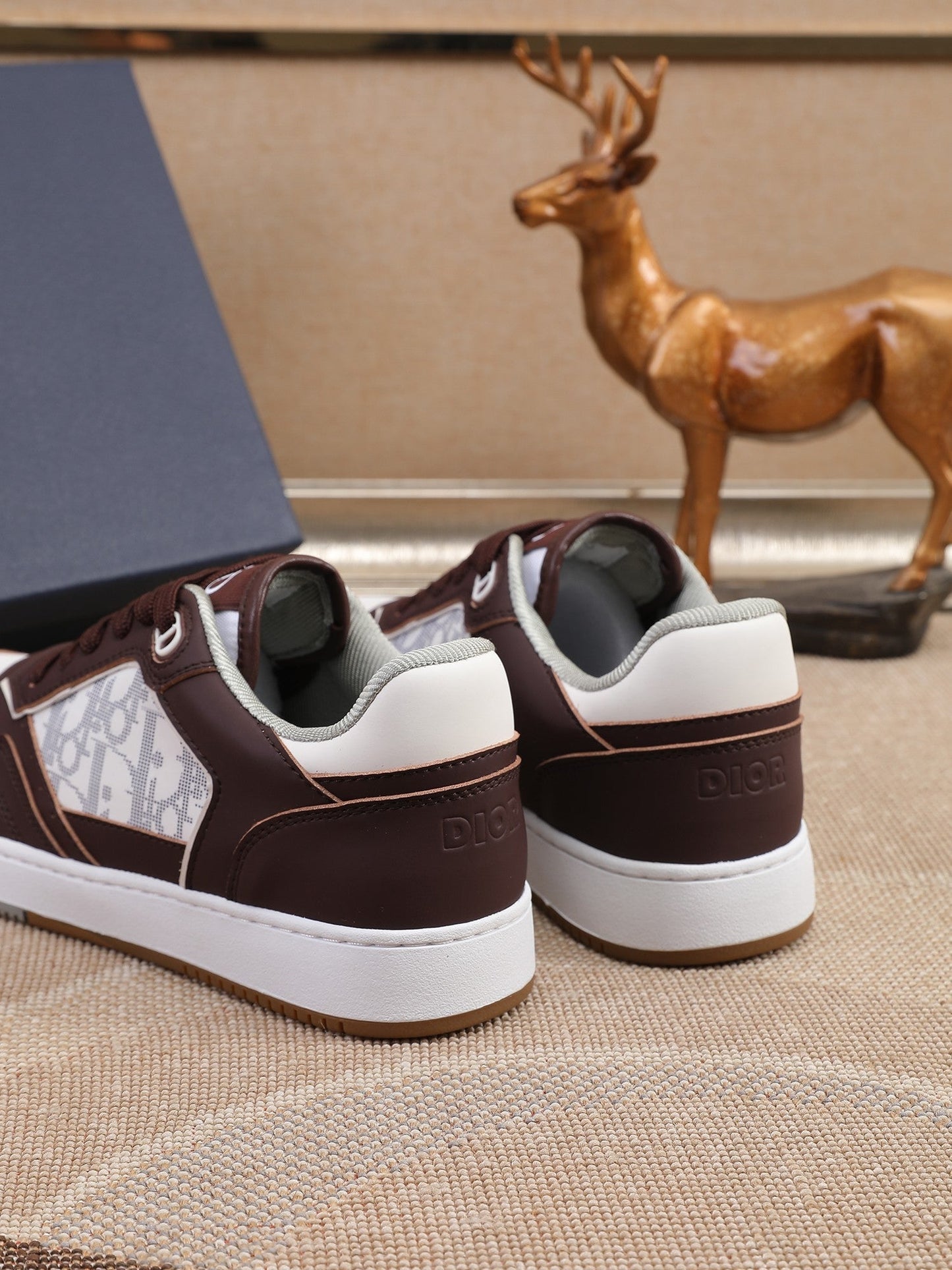 CD B27 Low Top Oblique Sneaker 1825052704