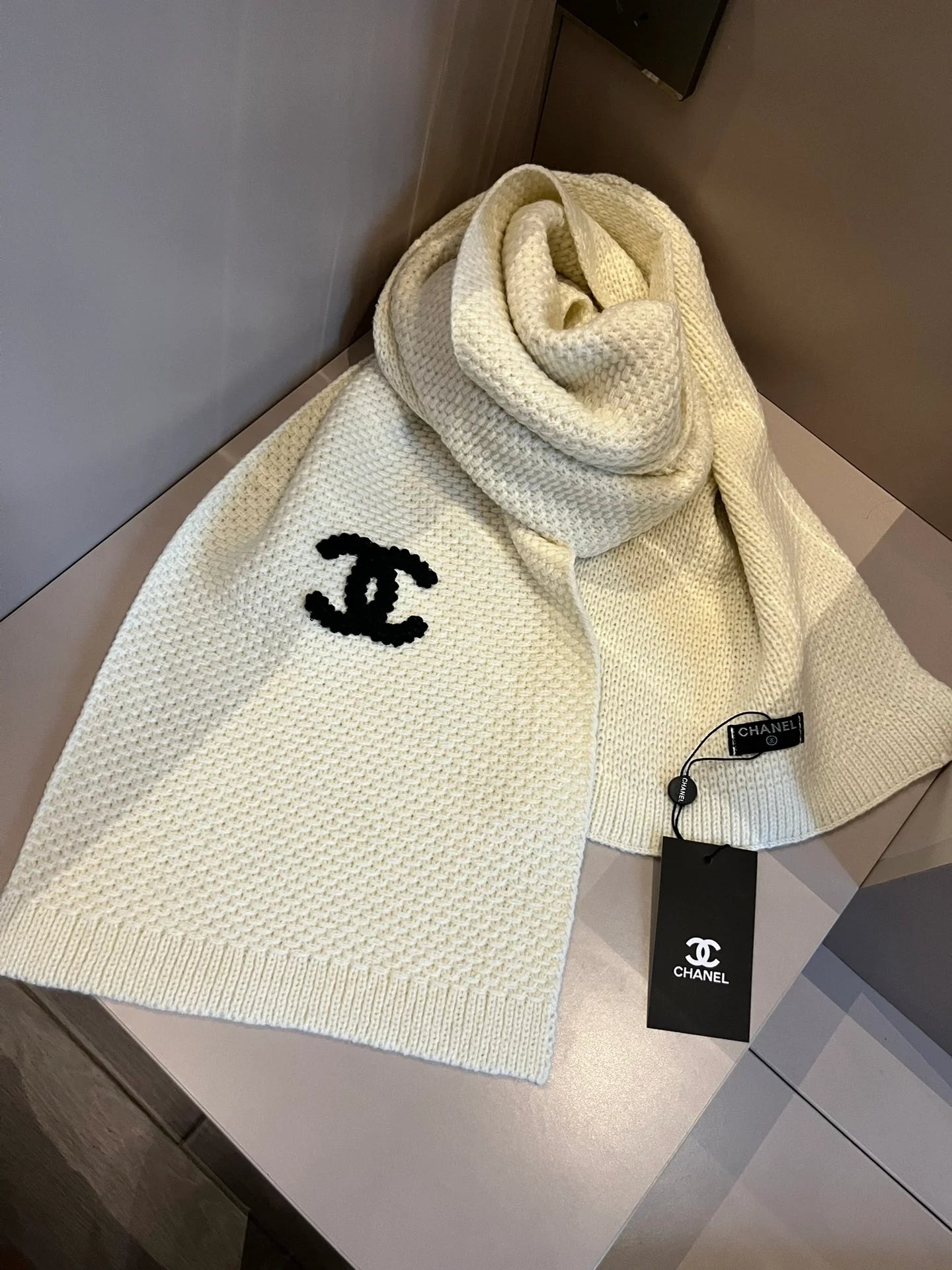 New scarf and hat set 1024101825