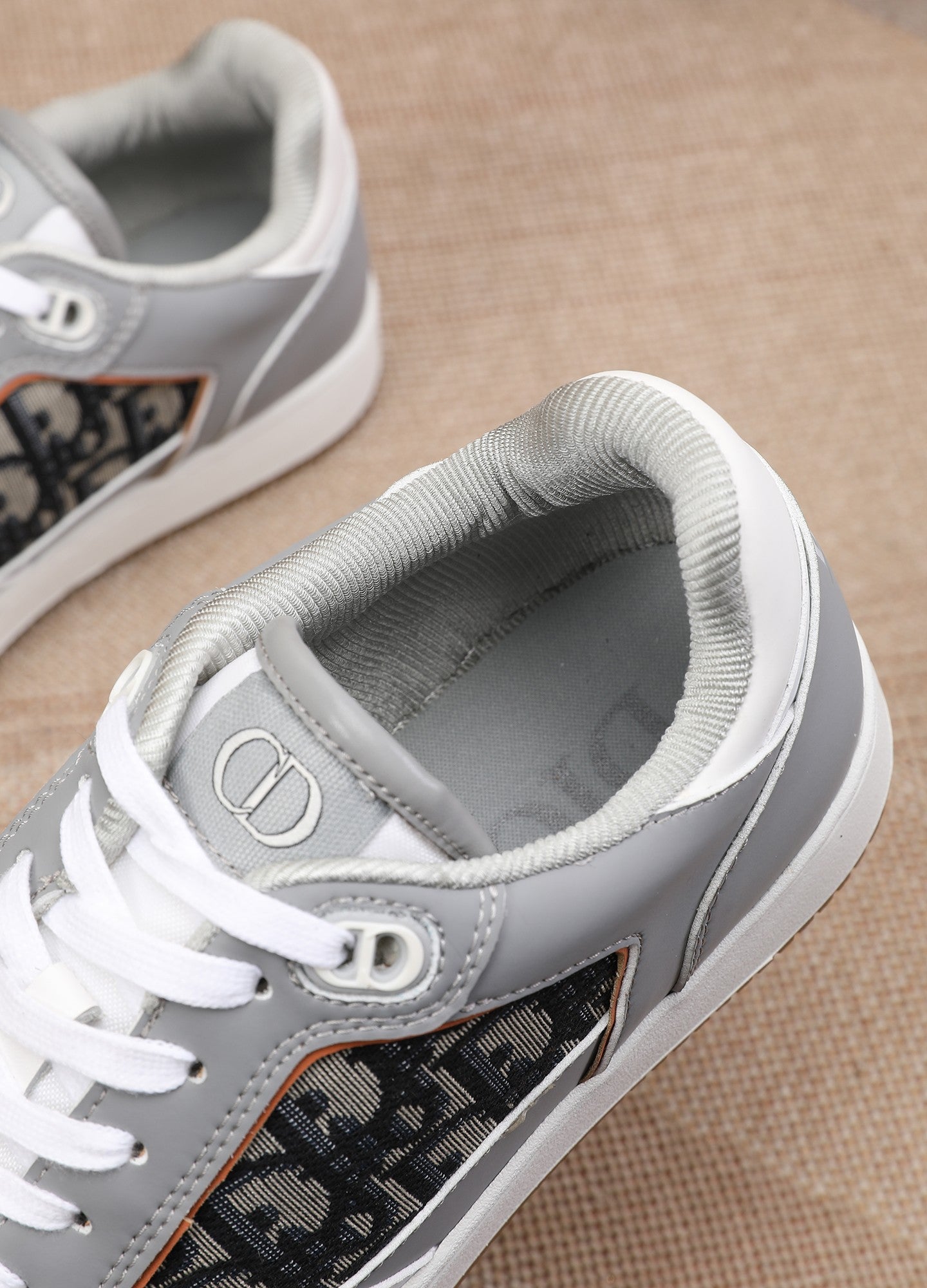 CD B27 Low Top Oblique Sneaker 1825052703