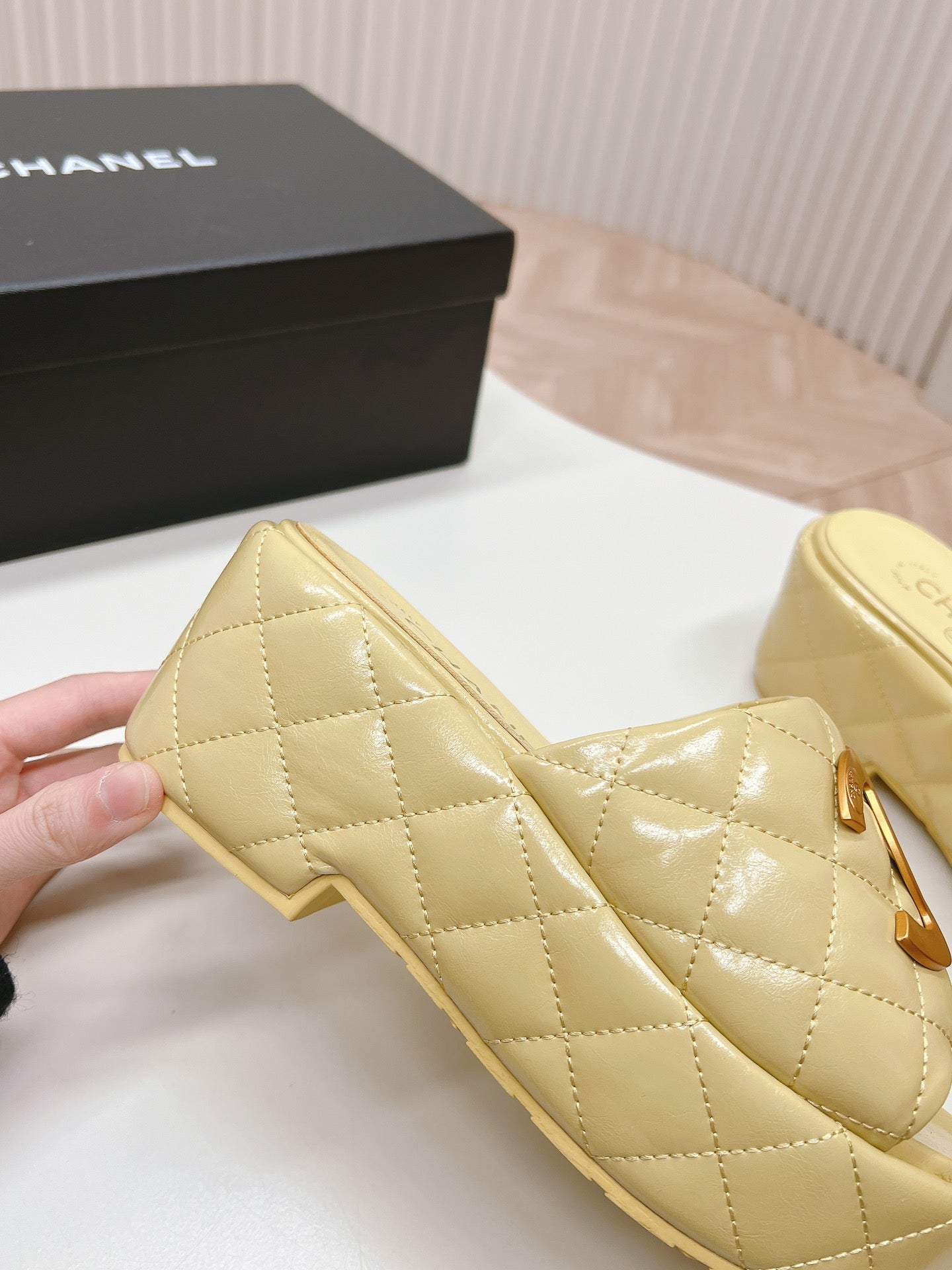 Chane1 top fashion thick-soled rhombus slippers 0724030812