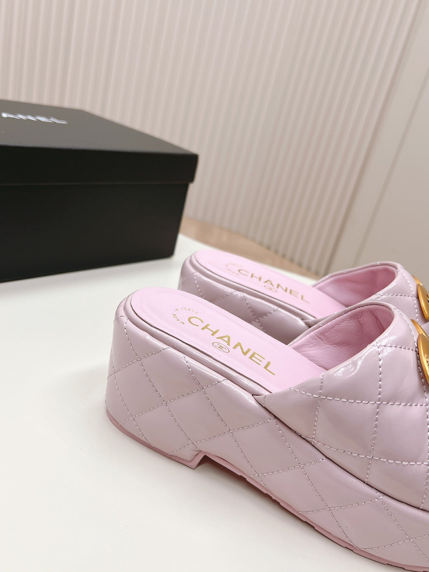 Chane1 top fashion thick-soled rhombus slippers 0724030812