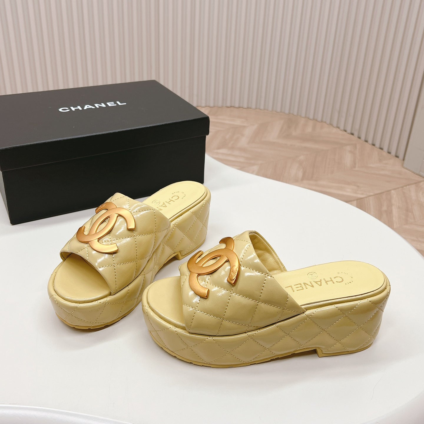 Chane1 top fashion thick-soled rhombus slippers 0724030812