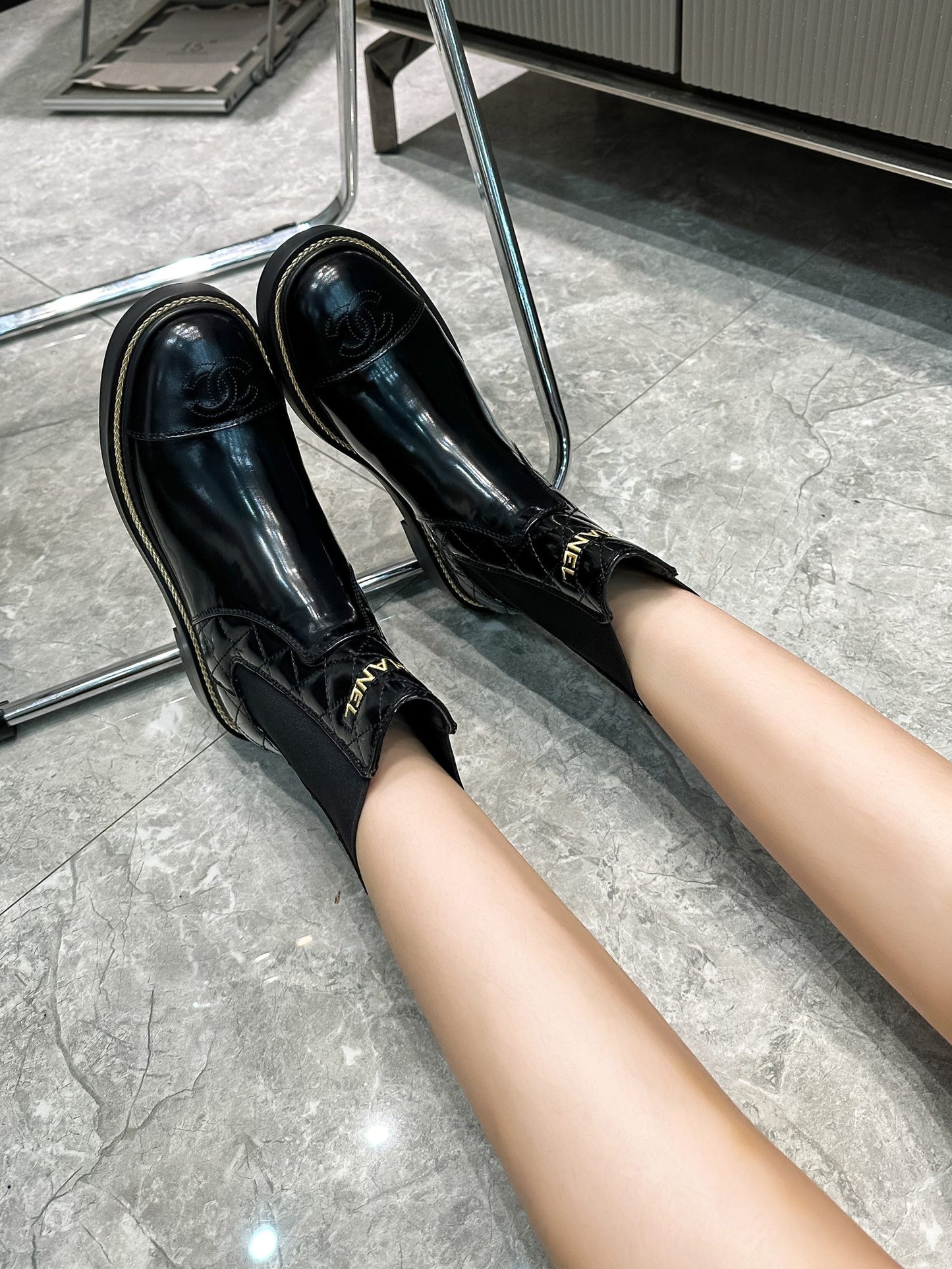 23 New fashion booties XC1823081603