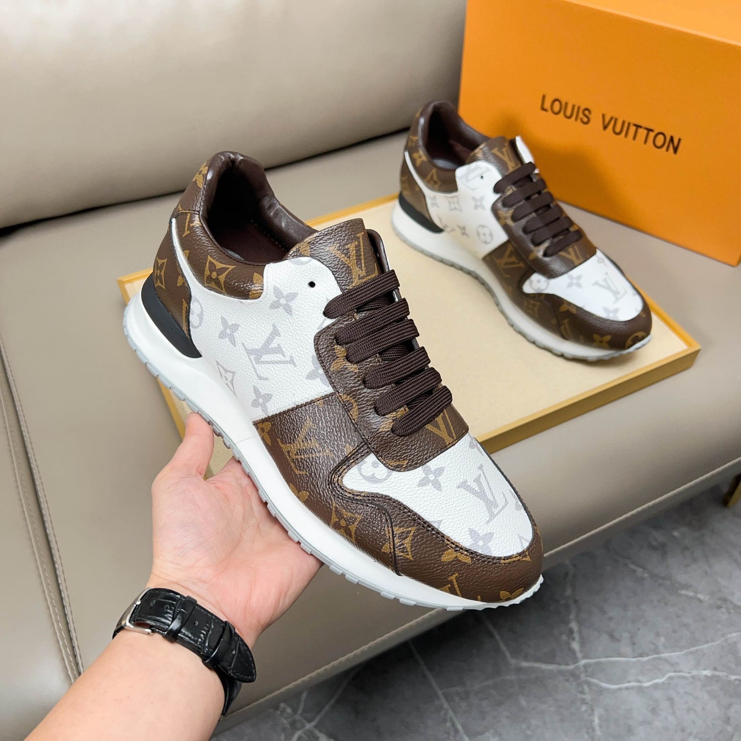 LV sneaker 1825052220