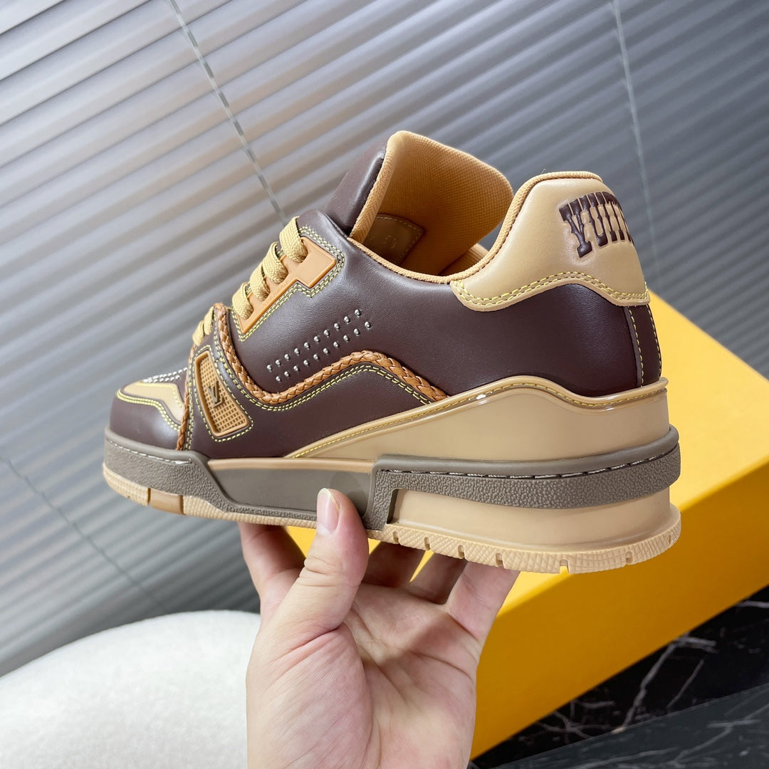 LV Trainer Sneaker 1824120913