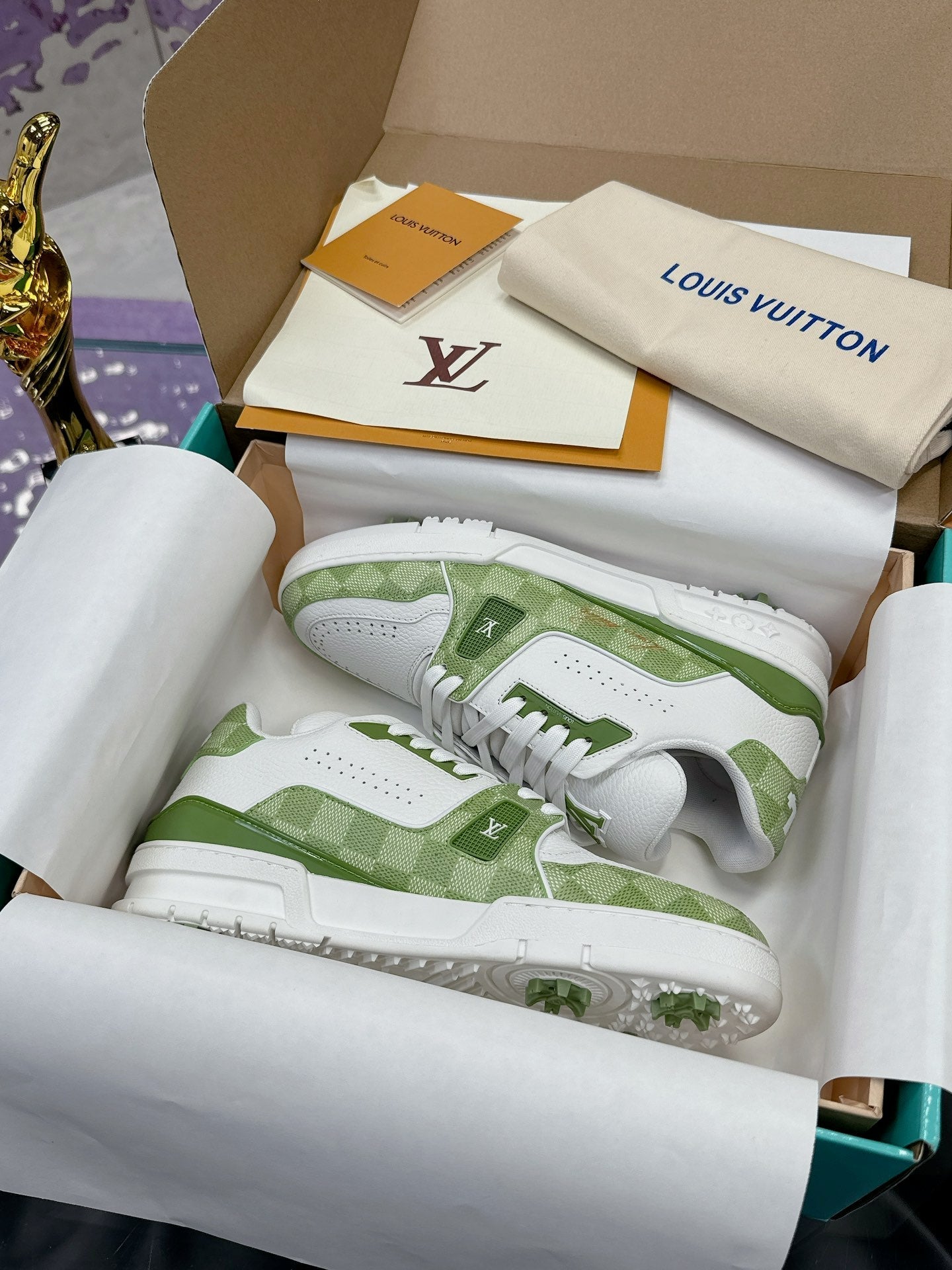 LV Trainer Sneaker 1824120916