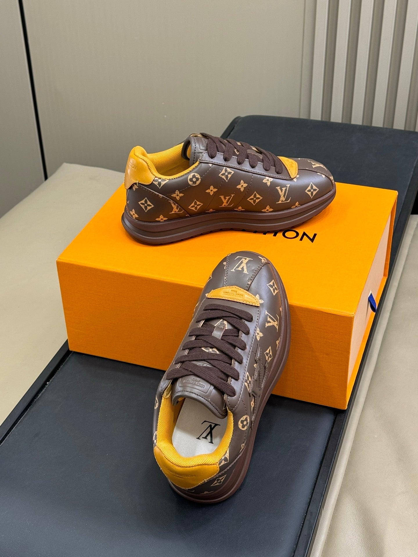LV Sneaker 1825060605