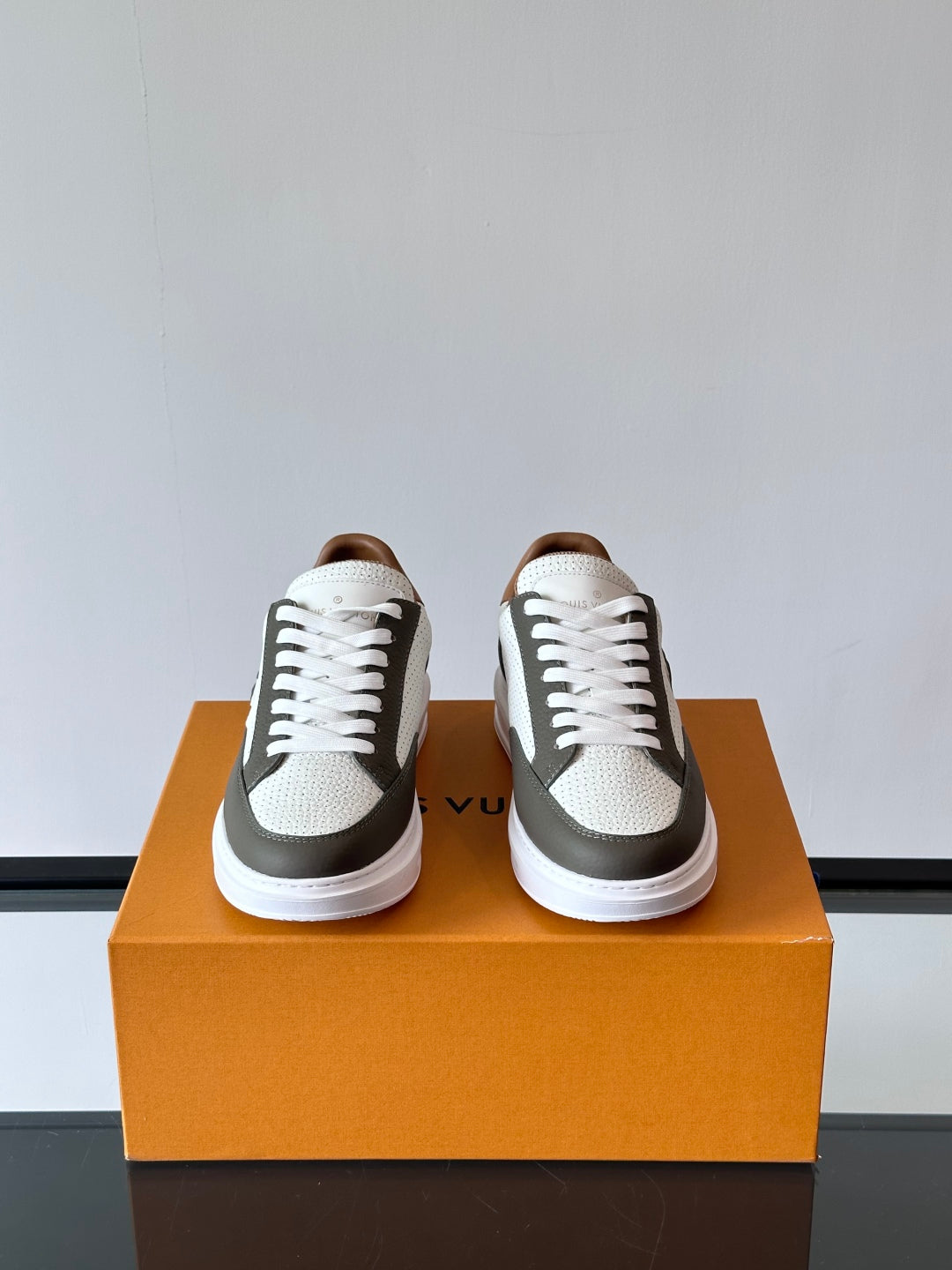 LV  Beverly Hills Breathable Sneaker 1825052107