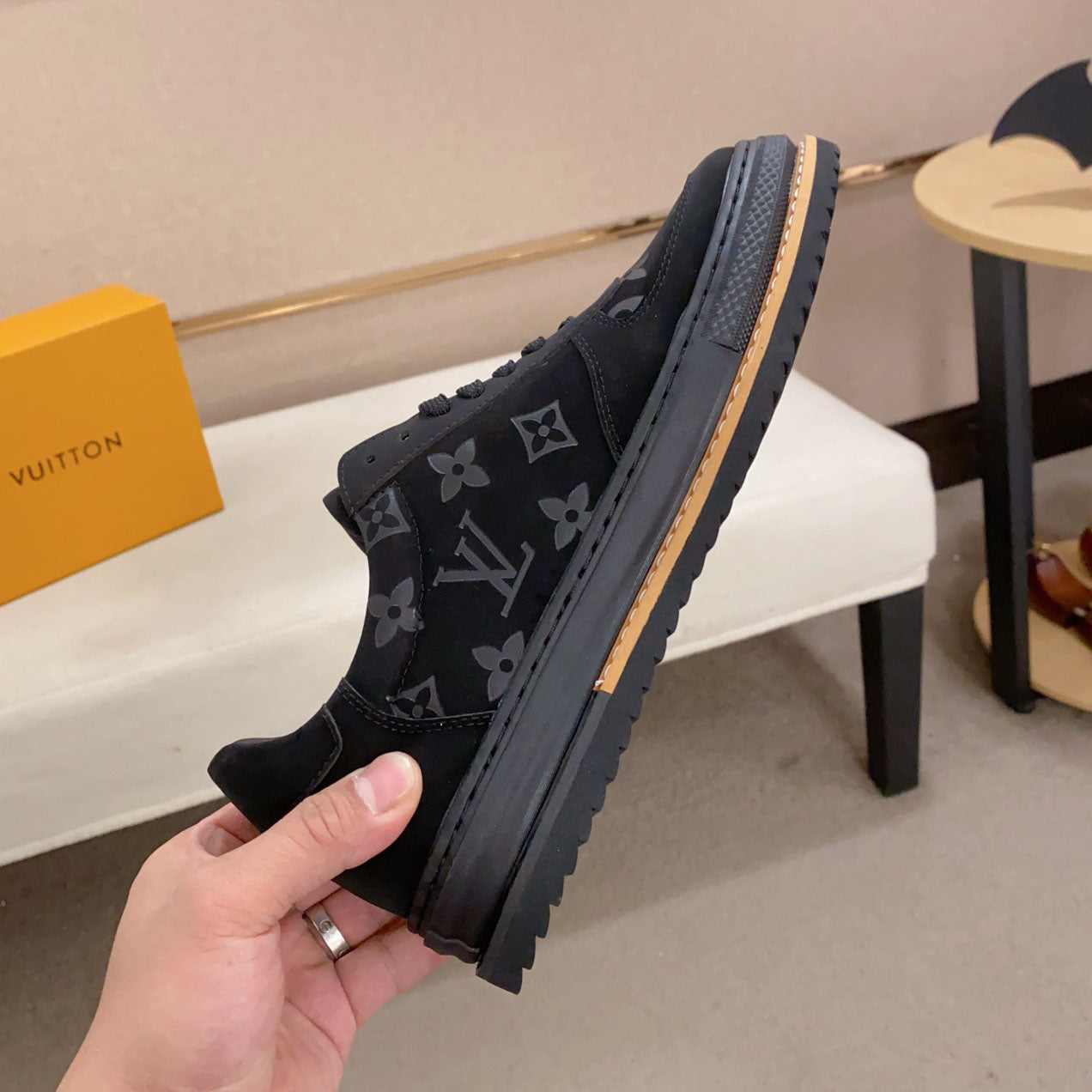 LV Sneaker 1825030301
