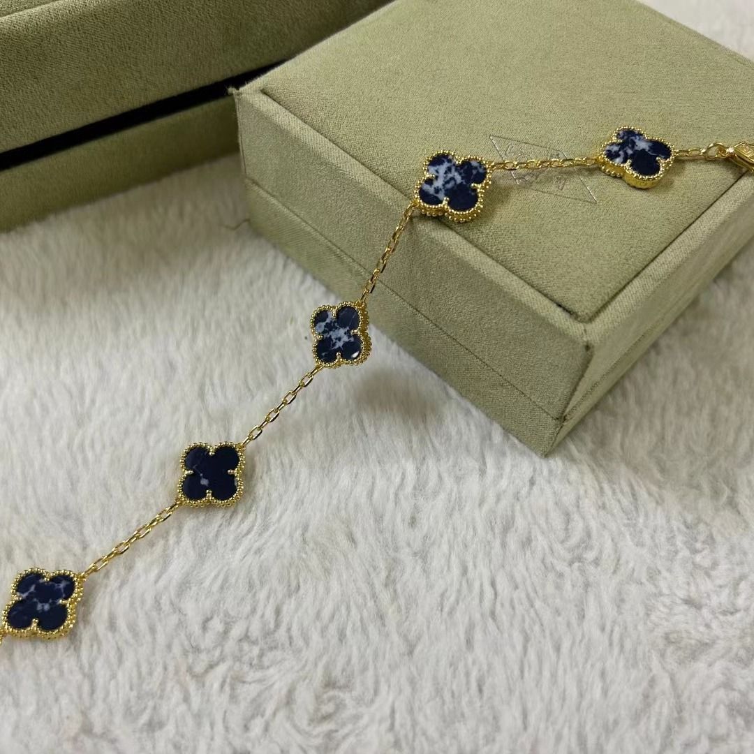 Versatile And Sophisticated Couple Bracelet 1024022615