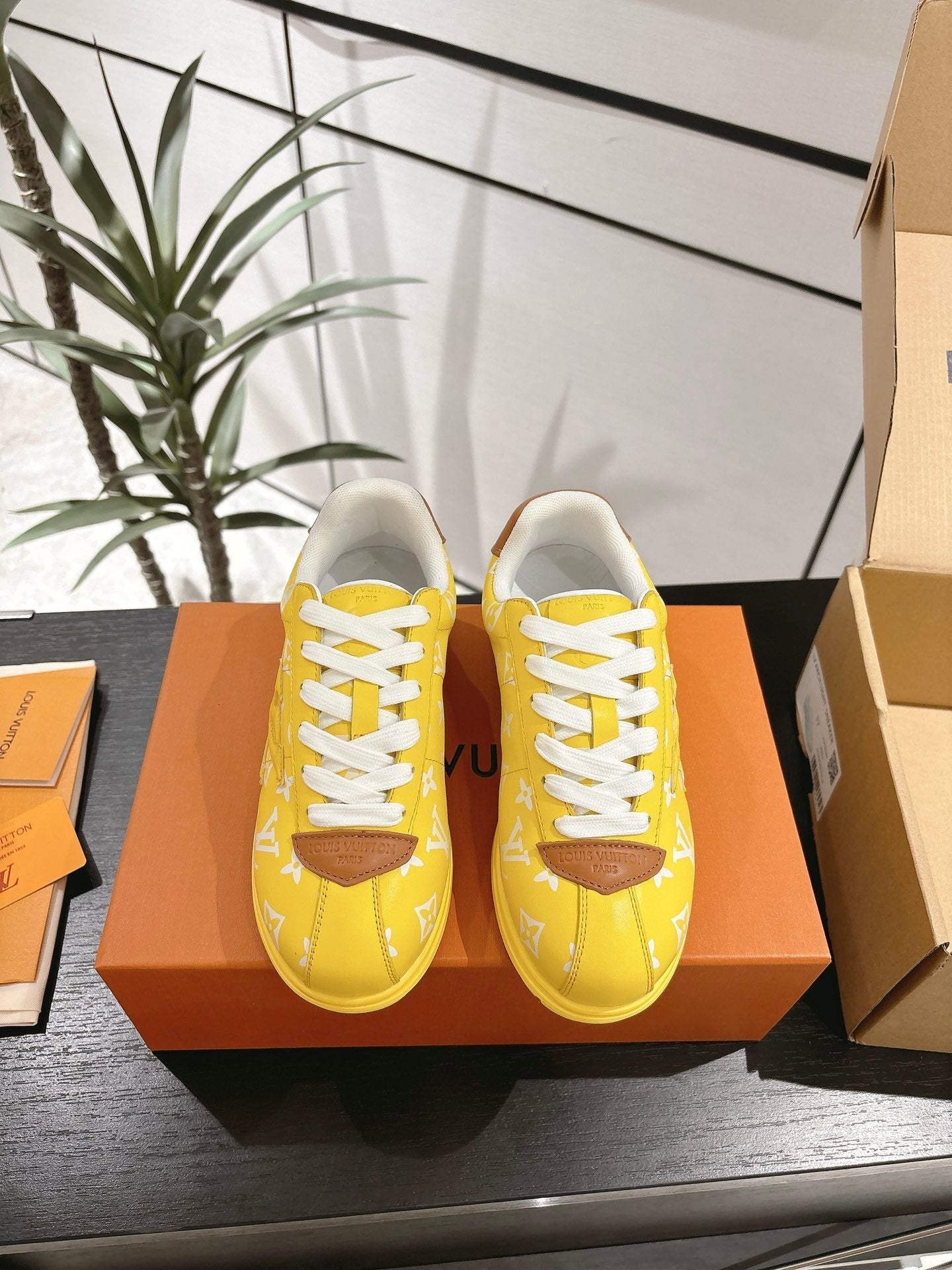 LV Sneaker 1825060605