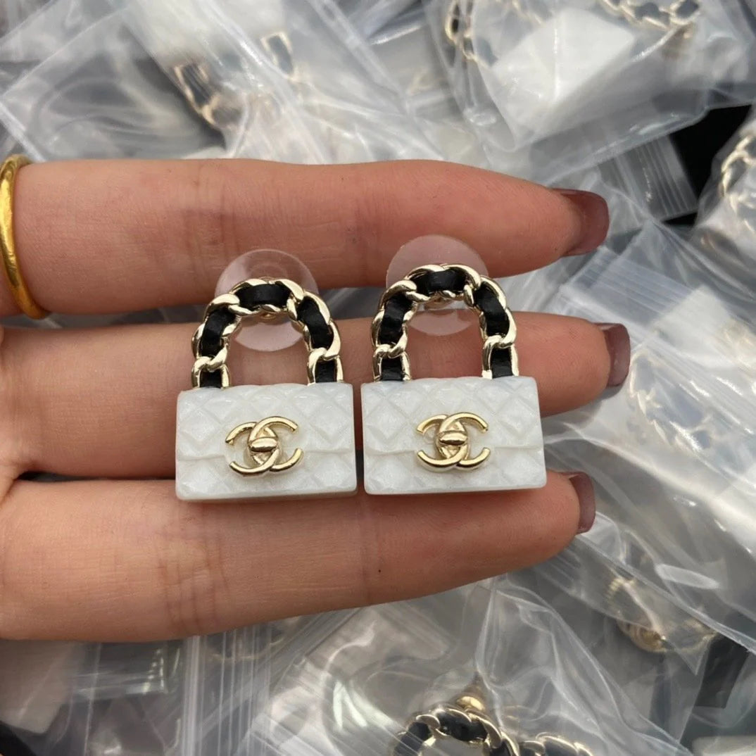 New Enamel Earrings With Heart-shaped Earrings 1024010312
