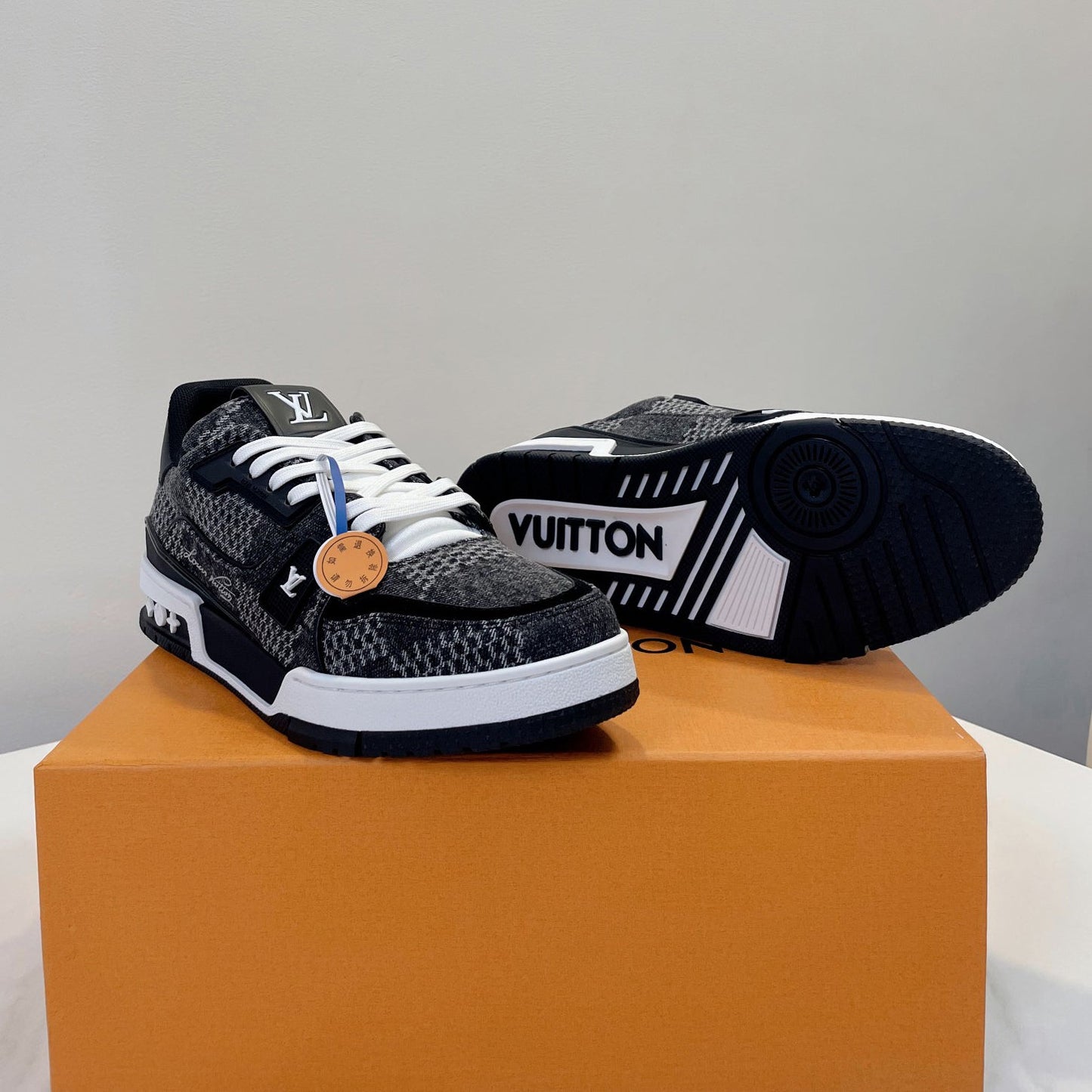 LV Trainer Sneaker 1824120912