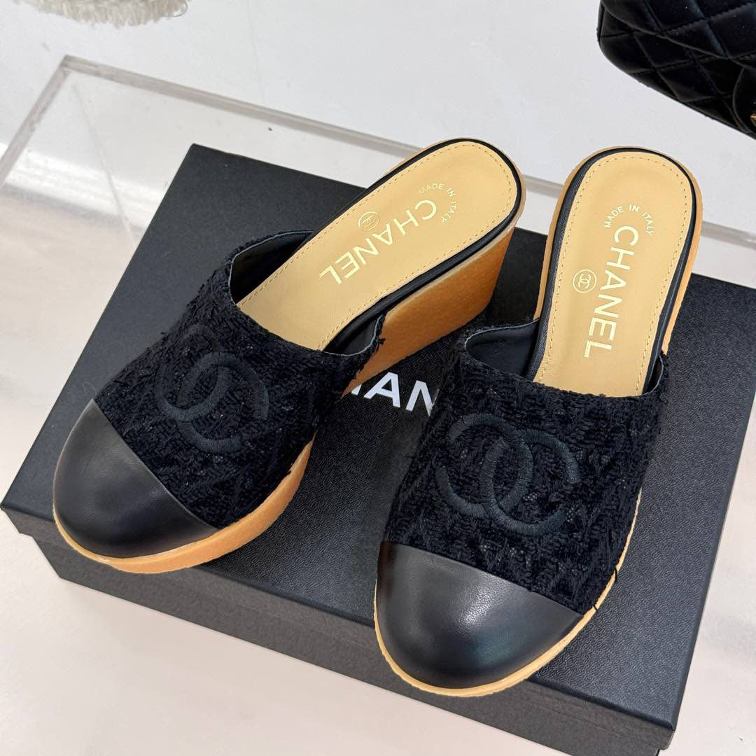 CH Chunky heel platform slippers 1825010703