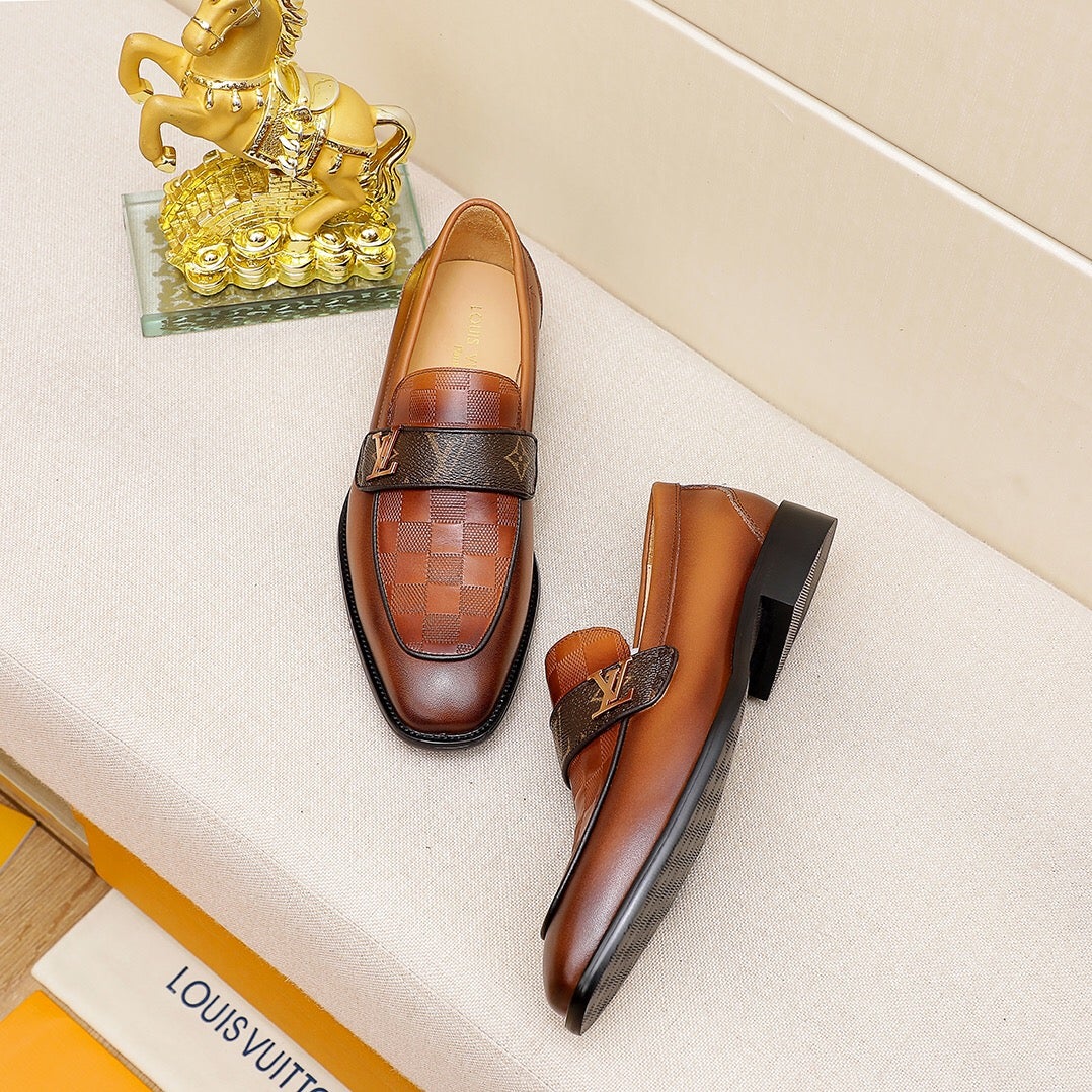 Brown V logo men's formal business shoes