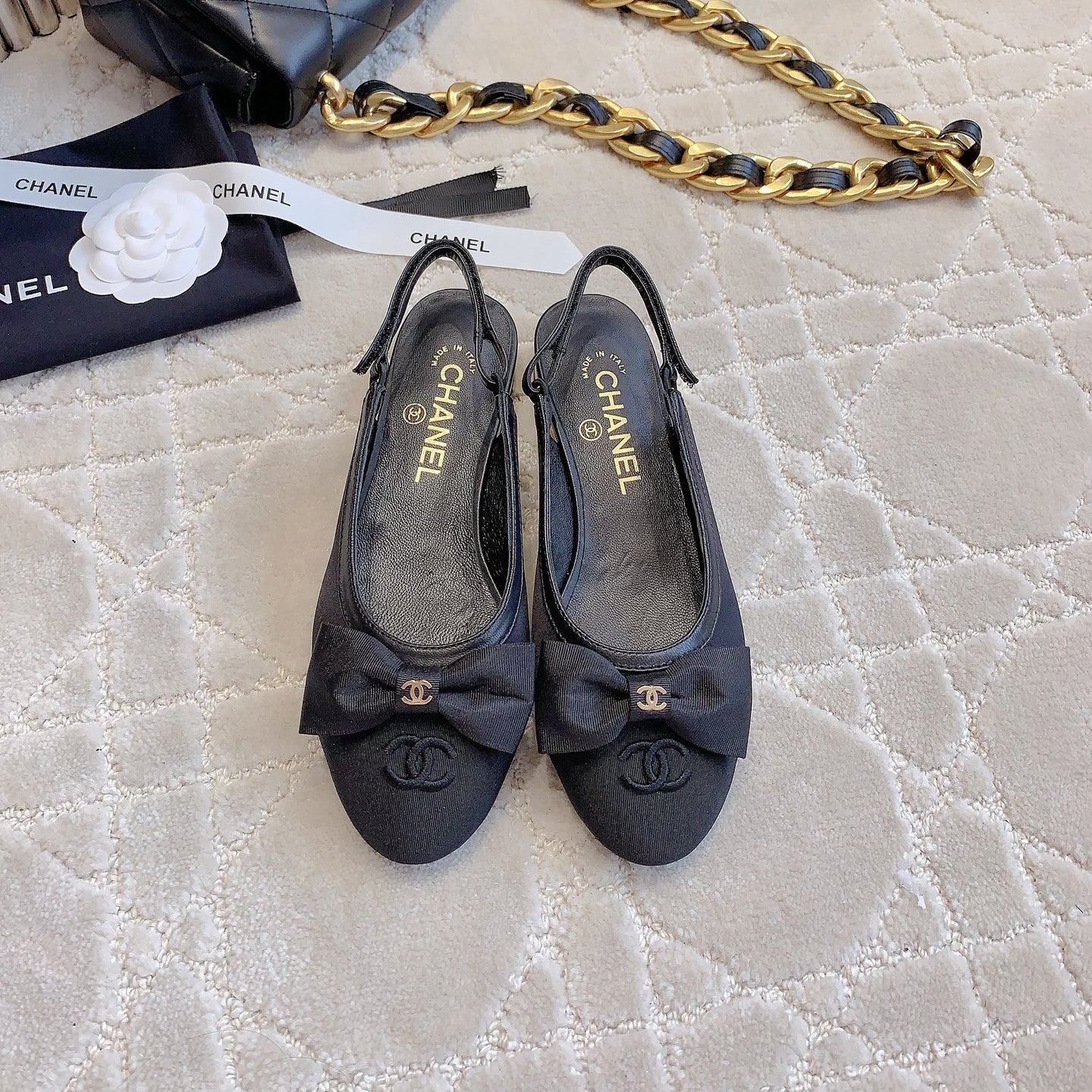 The latest catwalk style bow half package flat sandals 1824041601