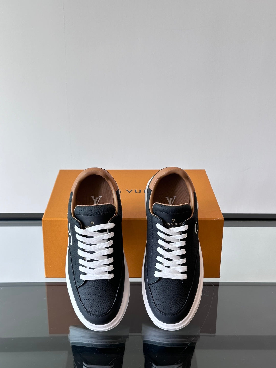 LV  Beverly Hills Breathable Sneaker 1825052107