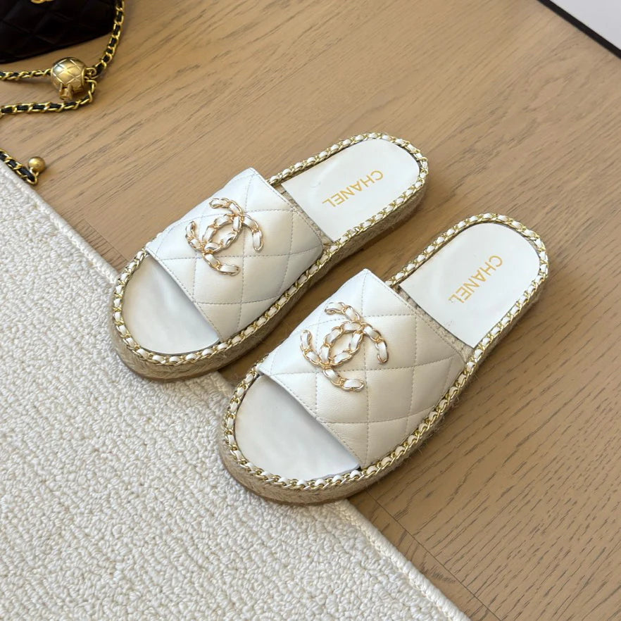 Luxury New Chain Flat Slippers 1025031912