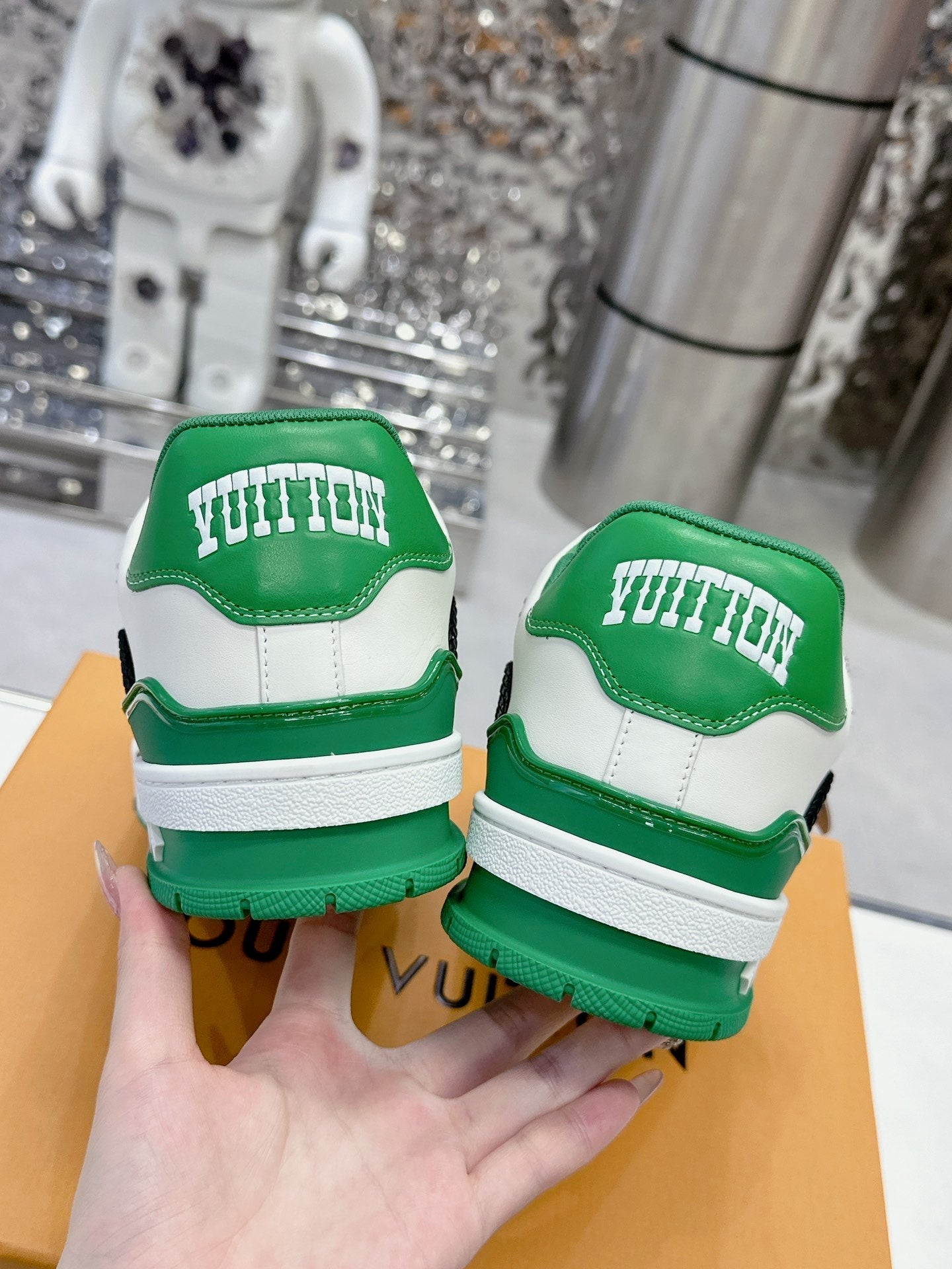 LV Trainer Sneaker 1825041702