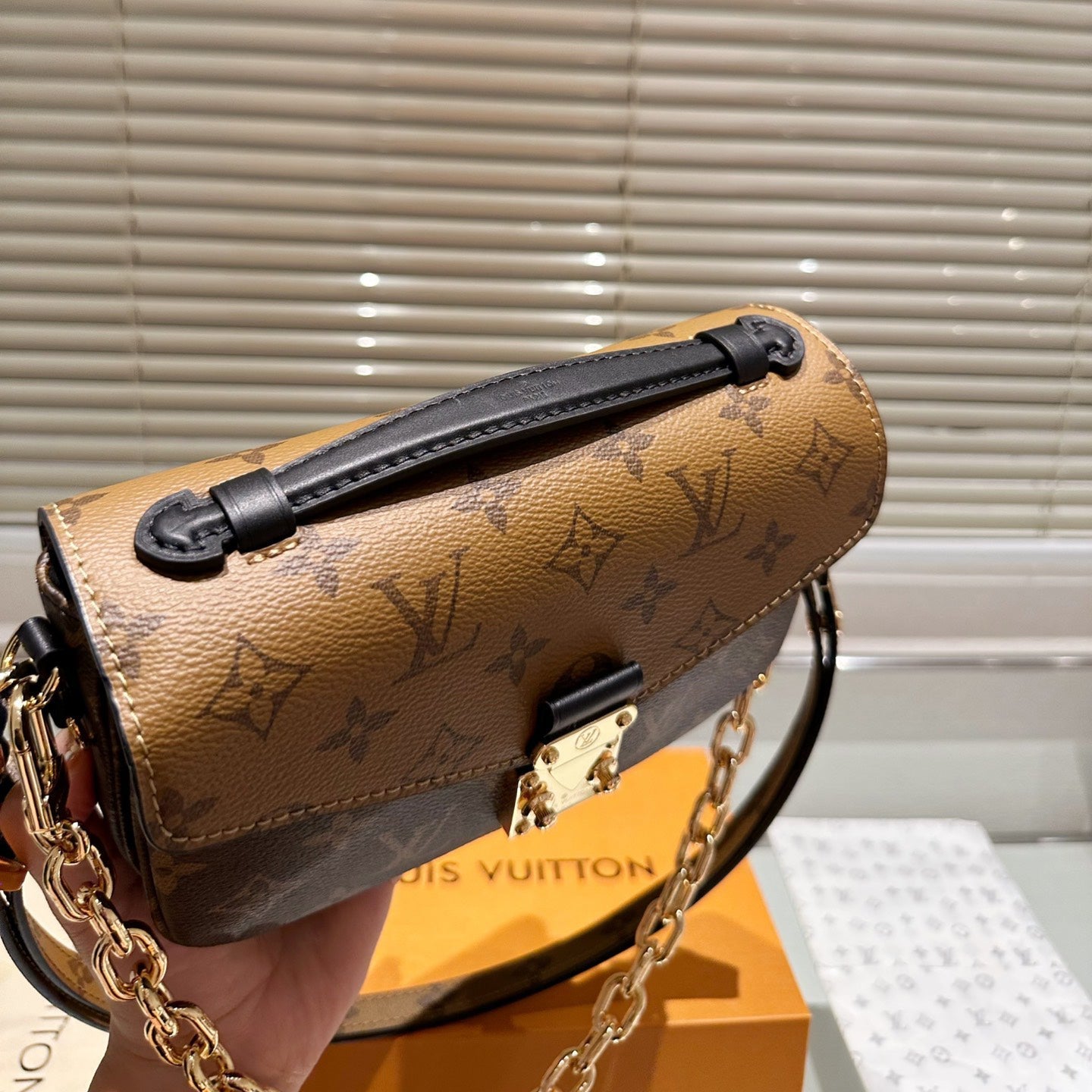 Postman small chain bag XC1823092601