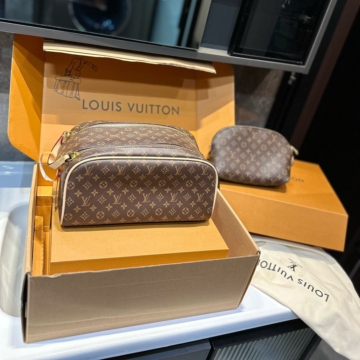 Dopp Kit toiletry bag 1824042606