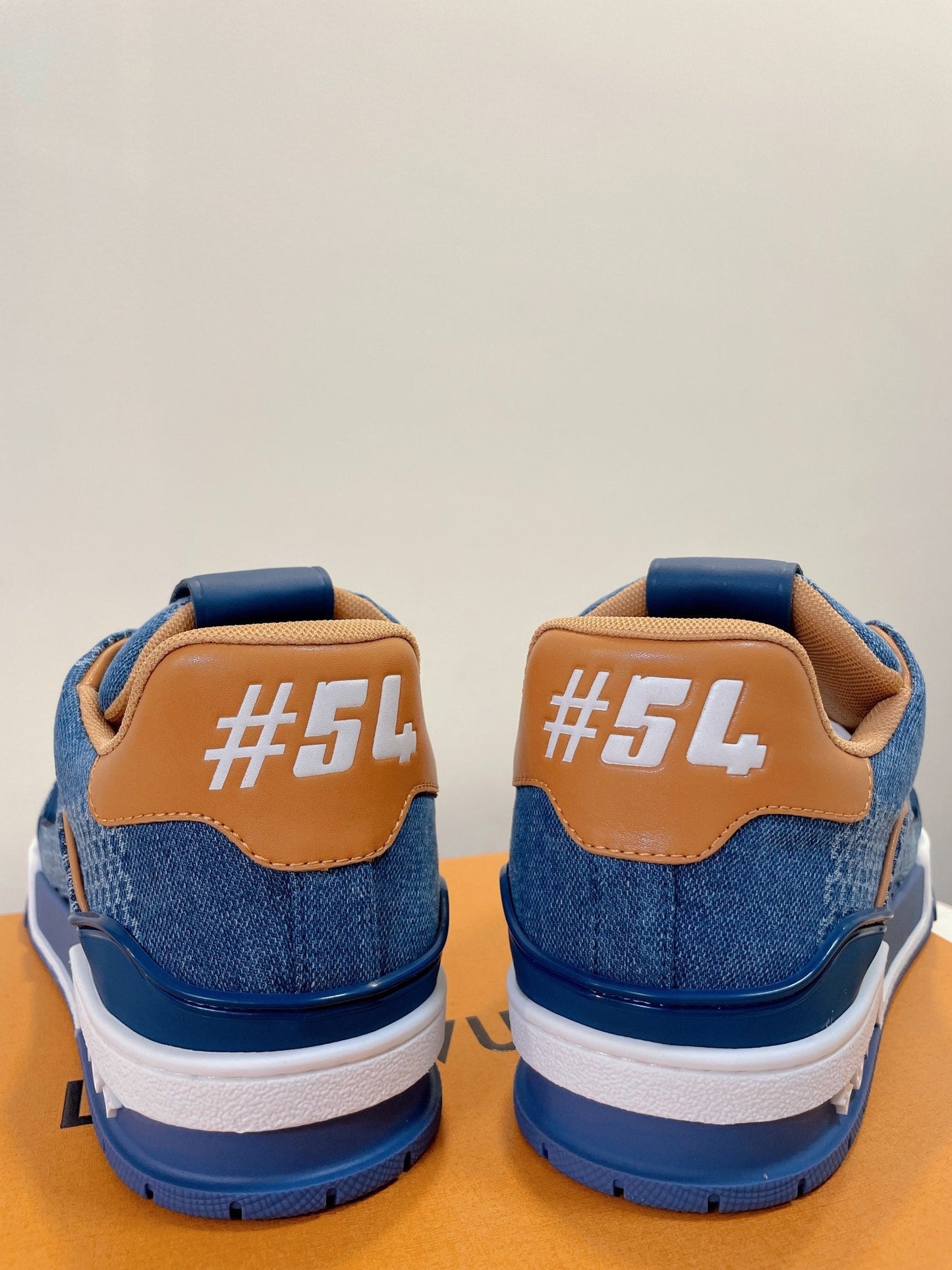 LV Trainer Sneaker 1824120912