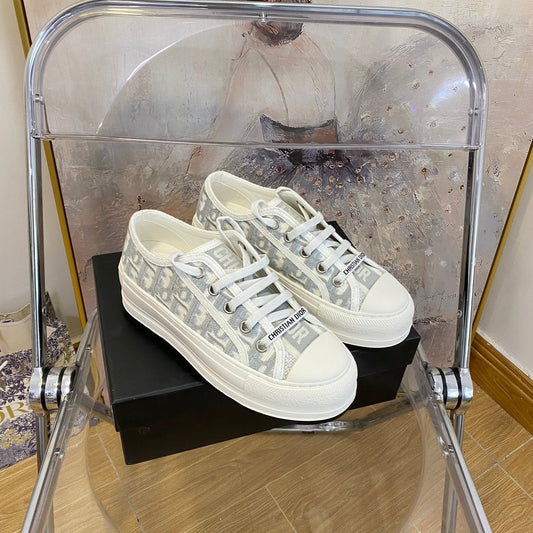 Low Top Classic Shoes XC0123072802