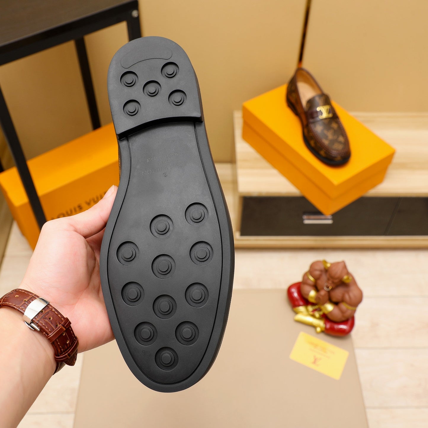 V print fashion leather shoes 0724050603