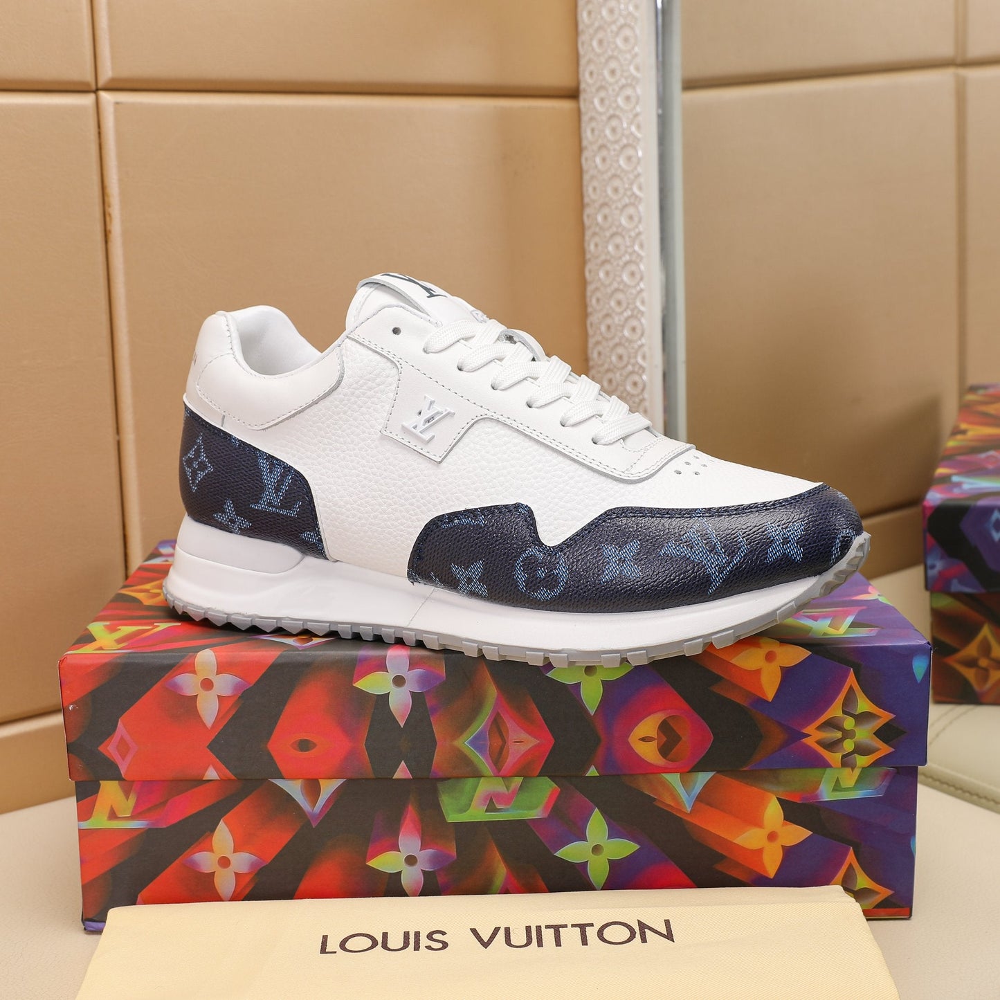LV RUN AWAY sneaker 1825052111