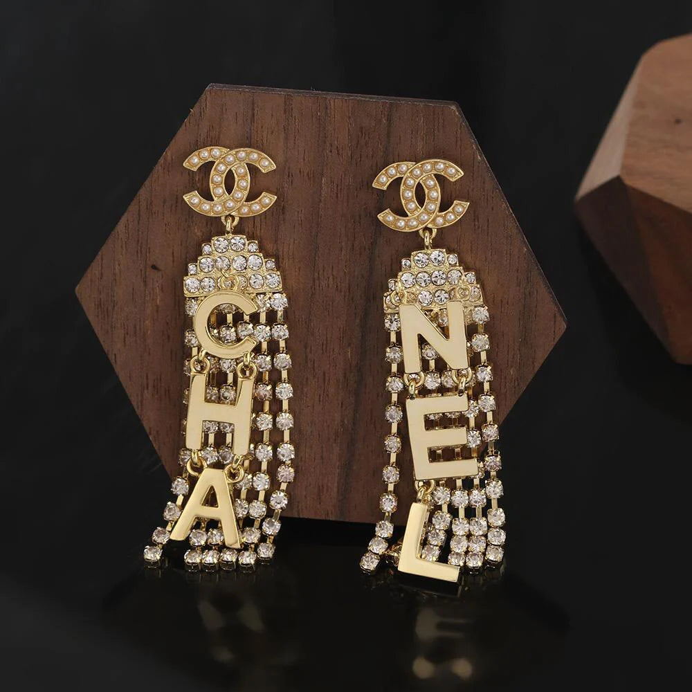 New classic fashion versatile earrings 1024020202