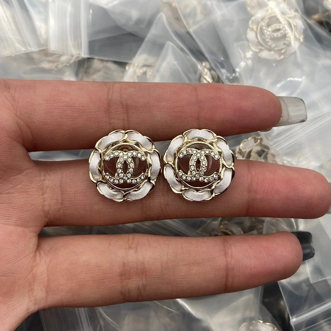 New Enamel Earrings With Heart-shaped Earrings 1024010312