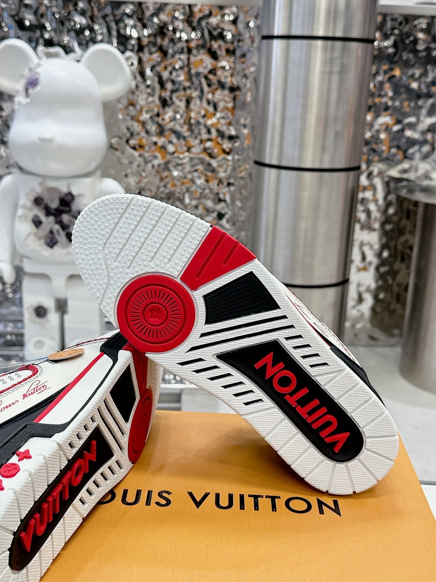 LV Trainer Sneaker 1825041702