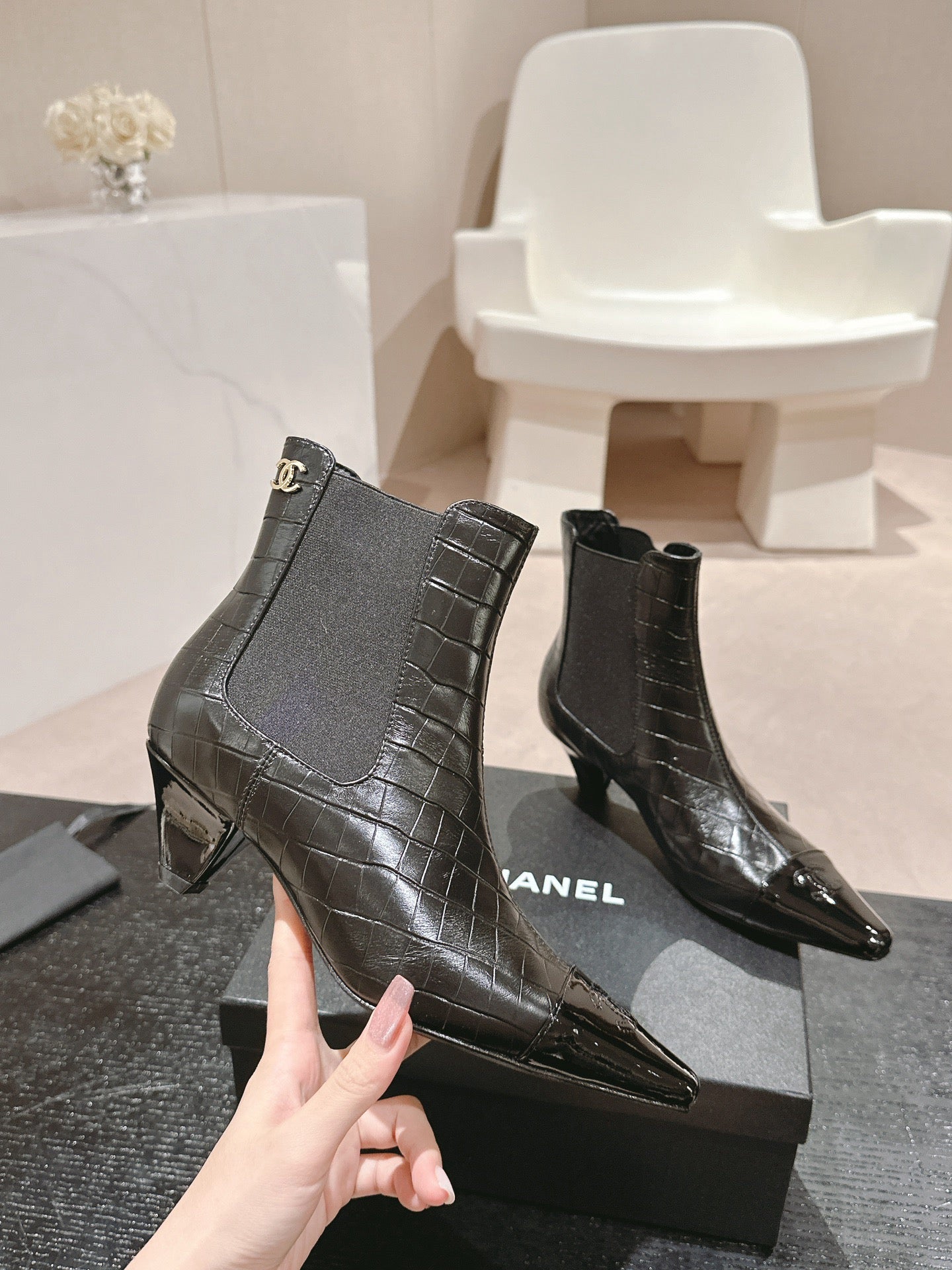 CNL Fashionable Leather Booties 0724101801