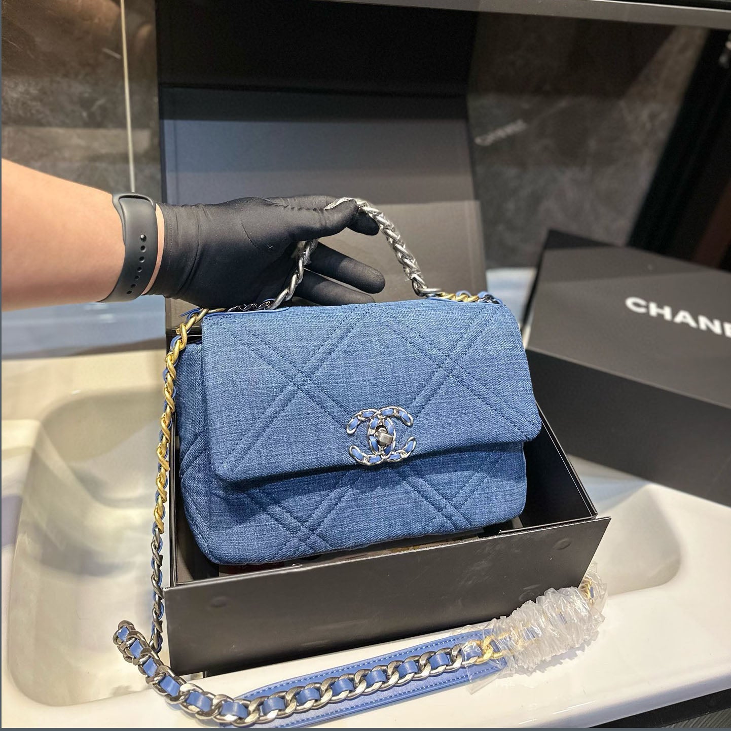 CHL 24 Spring Show Shoulder Bag XC24100303